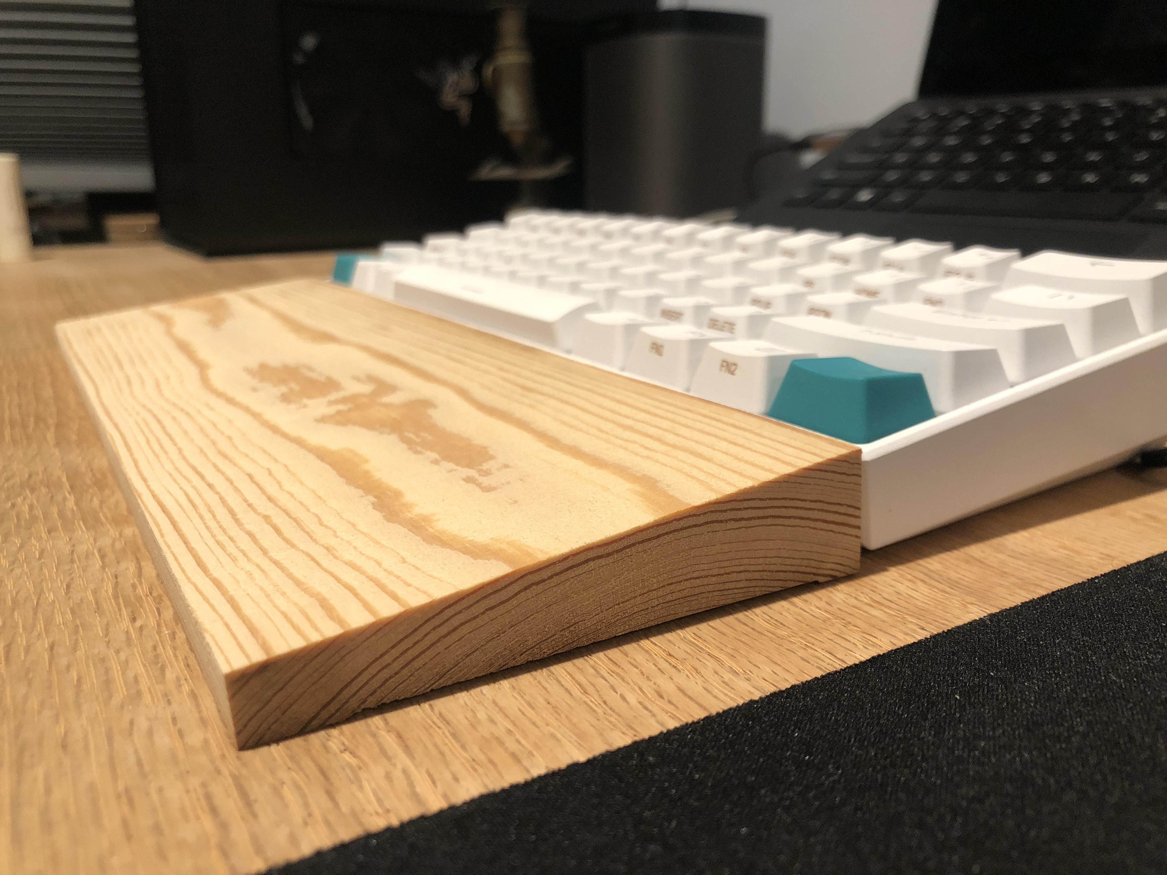 Wrist rest I made r/MechanicalKeyboards