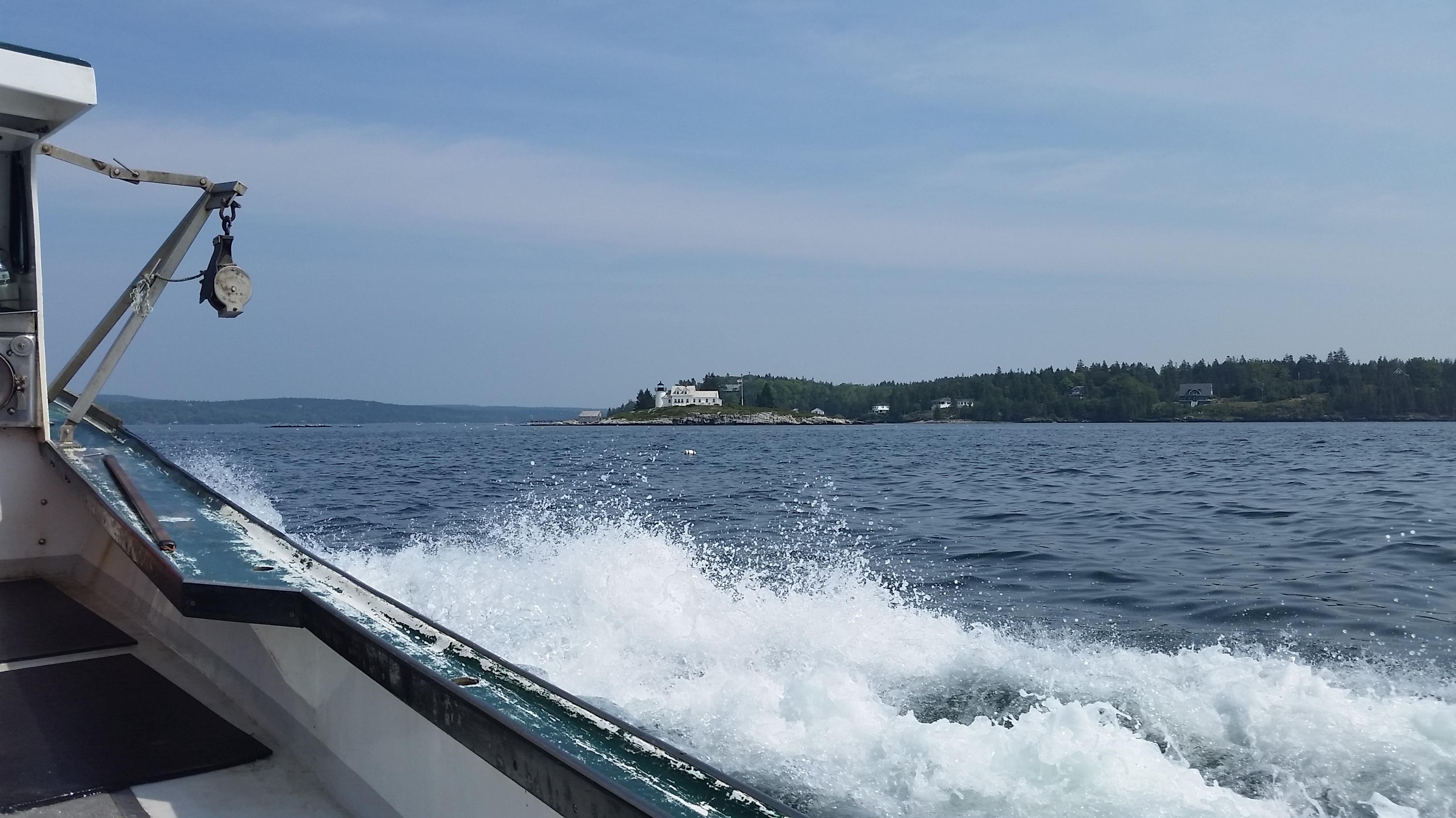 Headed in from haul (Pumpkin Island, Little Deer Isle) r/Maine