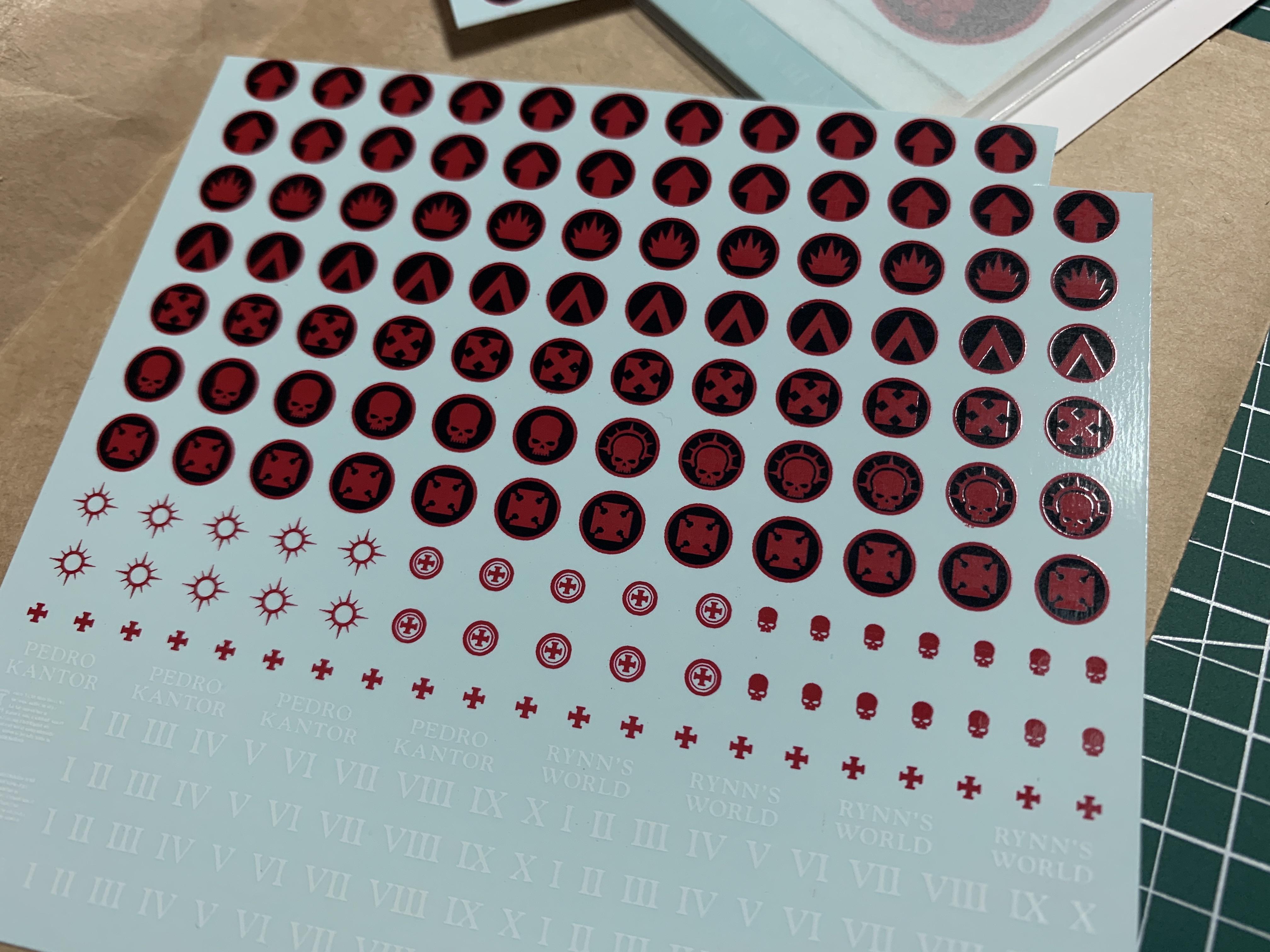 What do the Crimson Fists kneepad decals mean? I want to put some on my