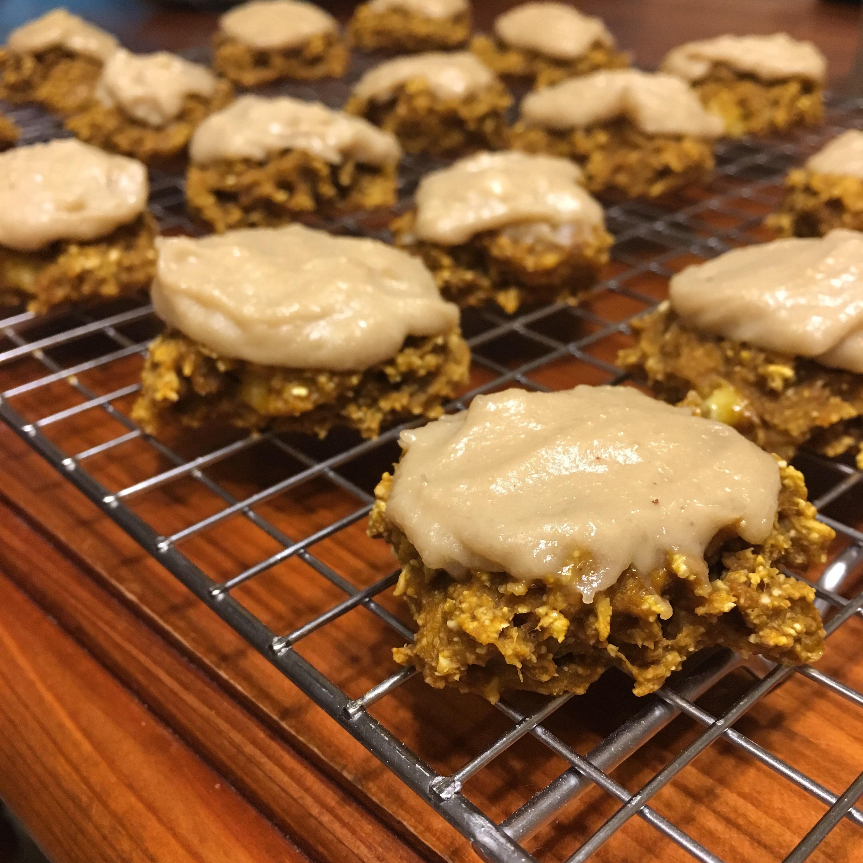 Ginger and turmeric cookies with cashew cream icing from Nest and Glow. r/PlantBasedDiet