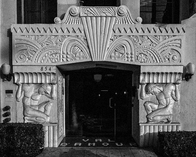 Val D'Amour Apartments entry, Los Angeles, built 1928 r/ArtDeco