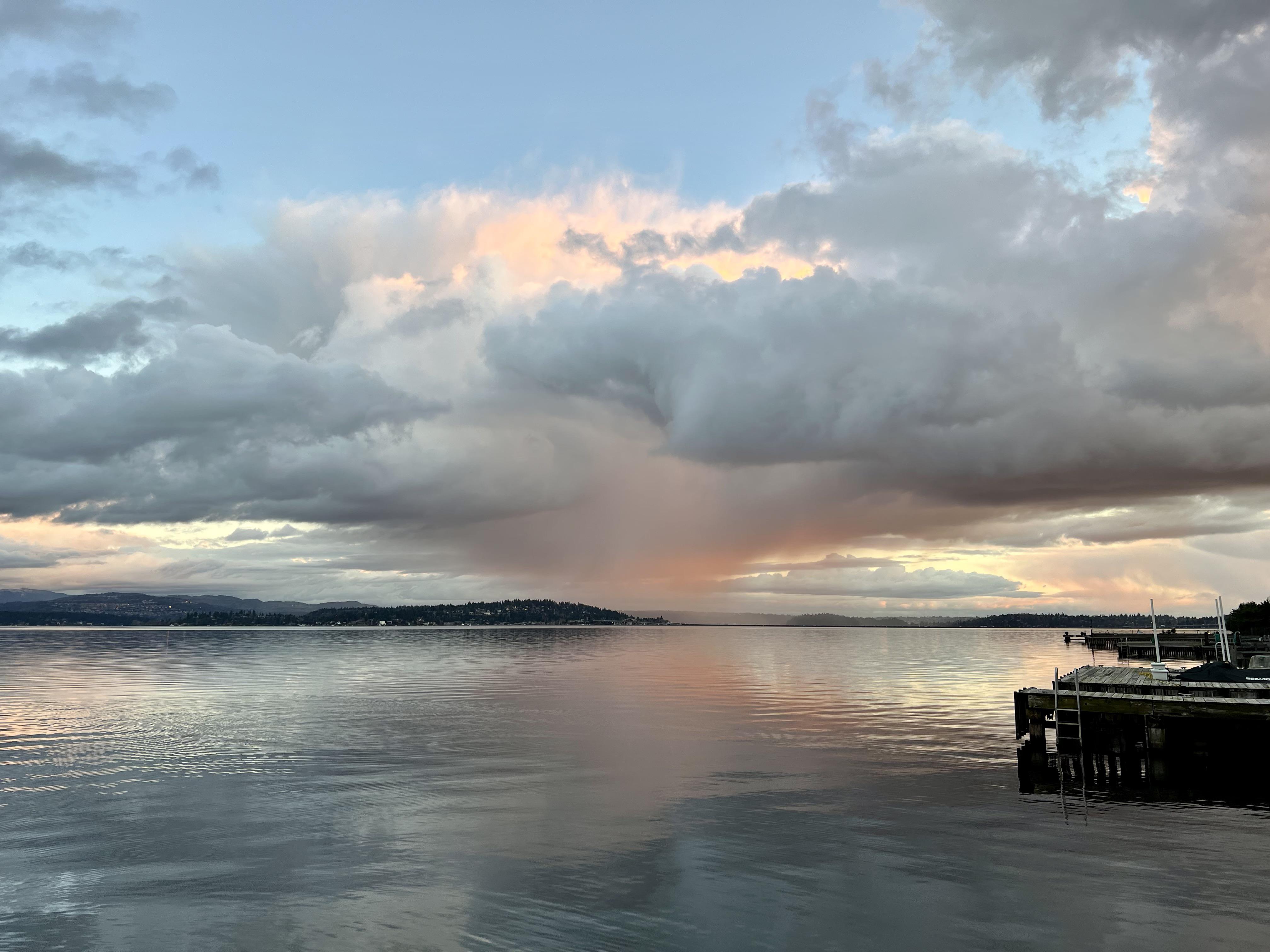 Seattle sunset showers, iPhone 13 pro r/mobilephotography