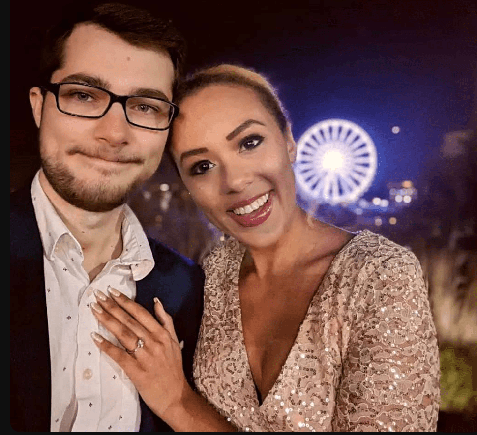 Our boy (The Armchair Historian) has proposed 🎉 r/TommyKay