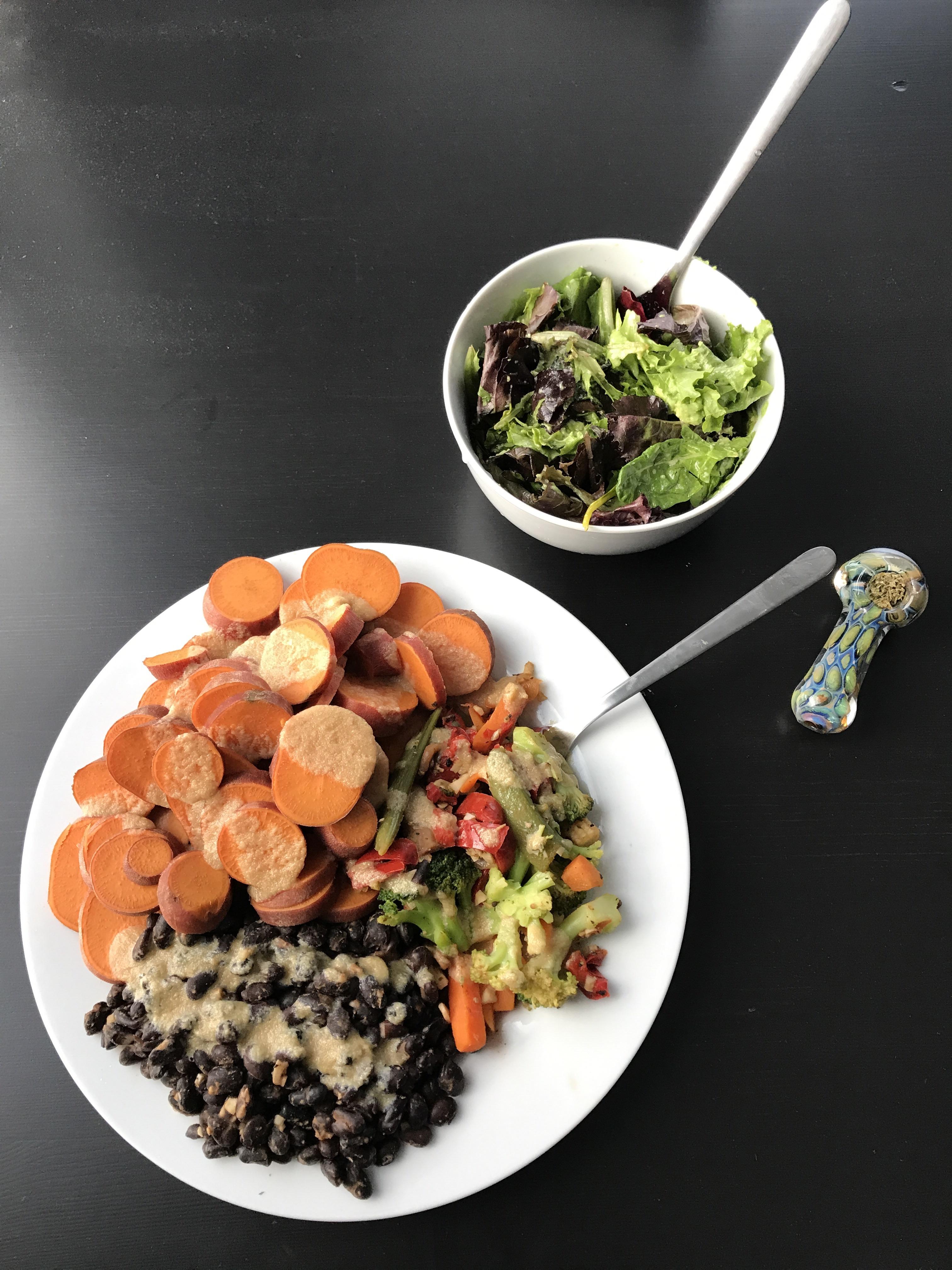 Healthy dinner with an extra bowl of greens for dessert 😉 r/vegan