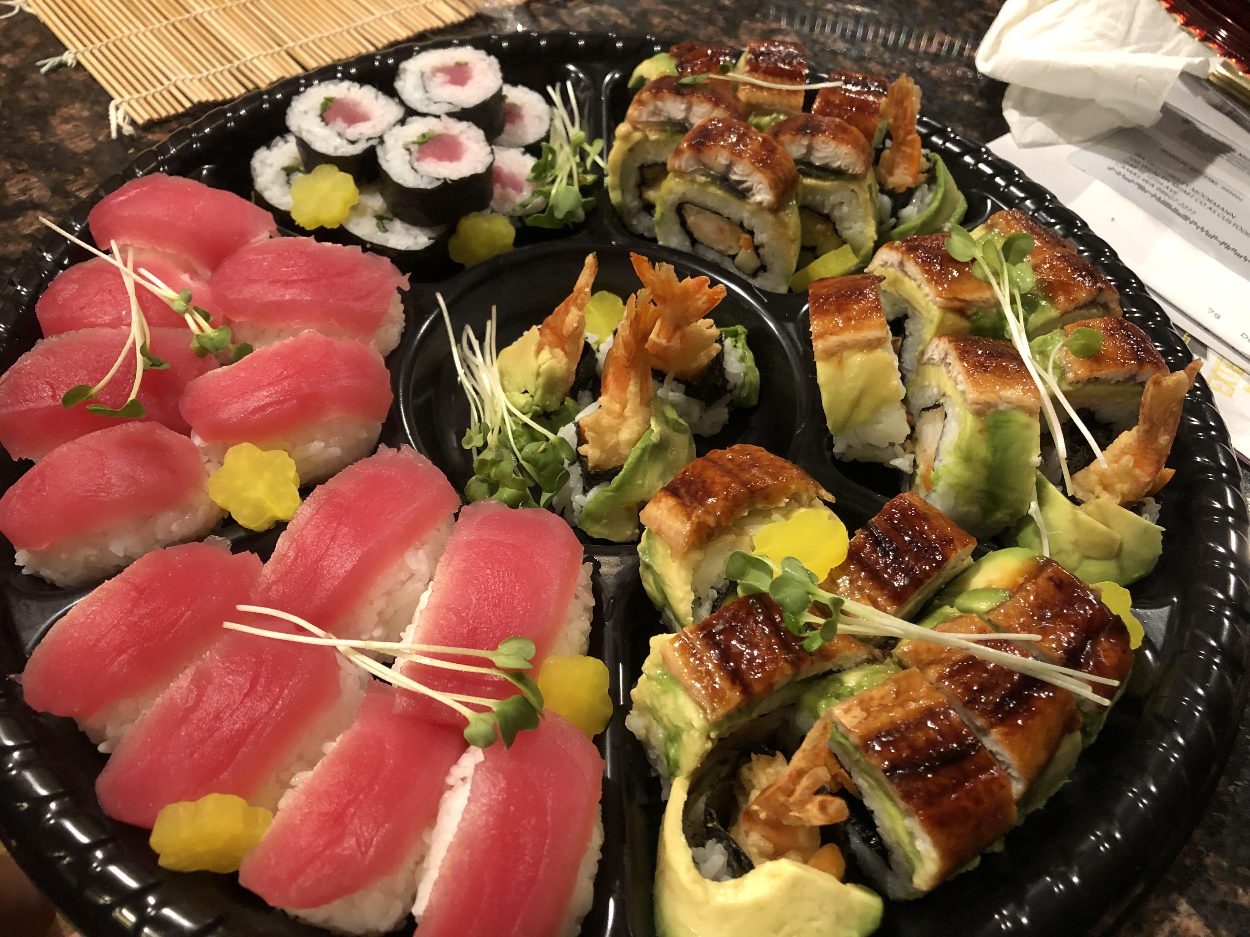 [Homemade] sushi platter r/food