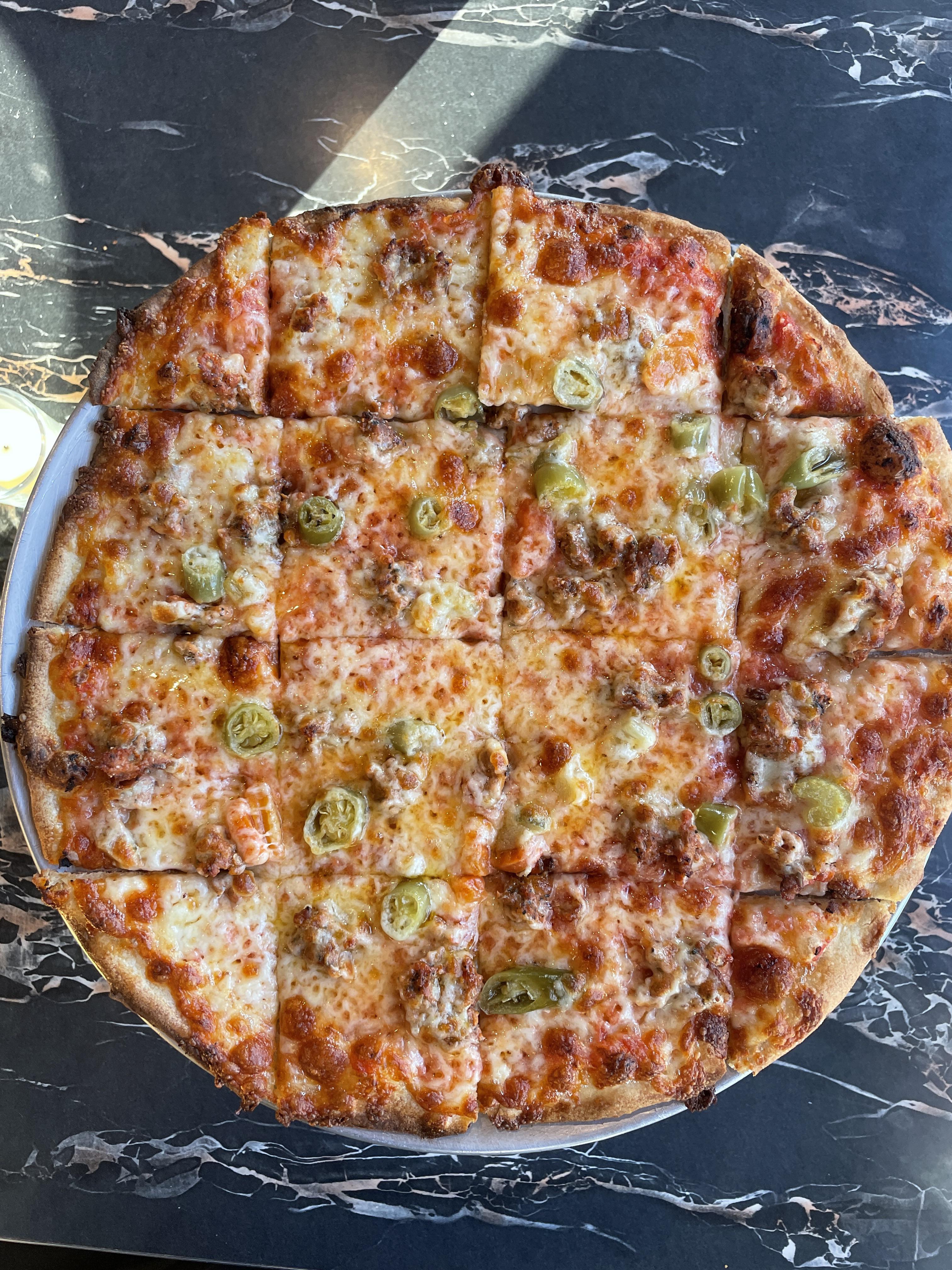 I ate “Tavern Style” pizza with sausage and giardinera r/Pizza