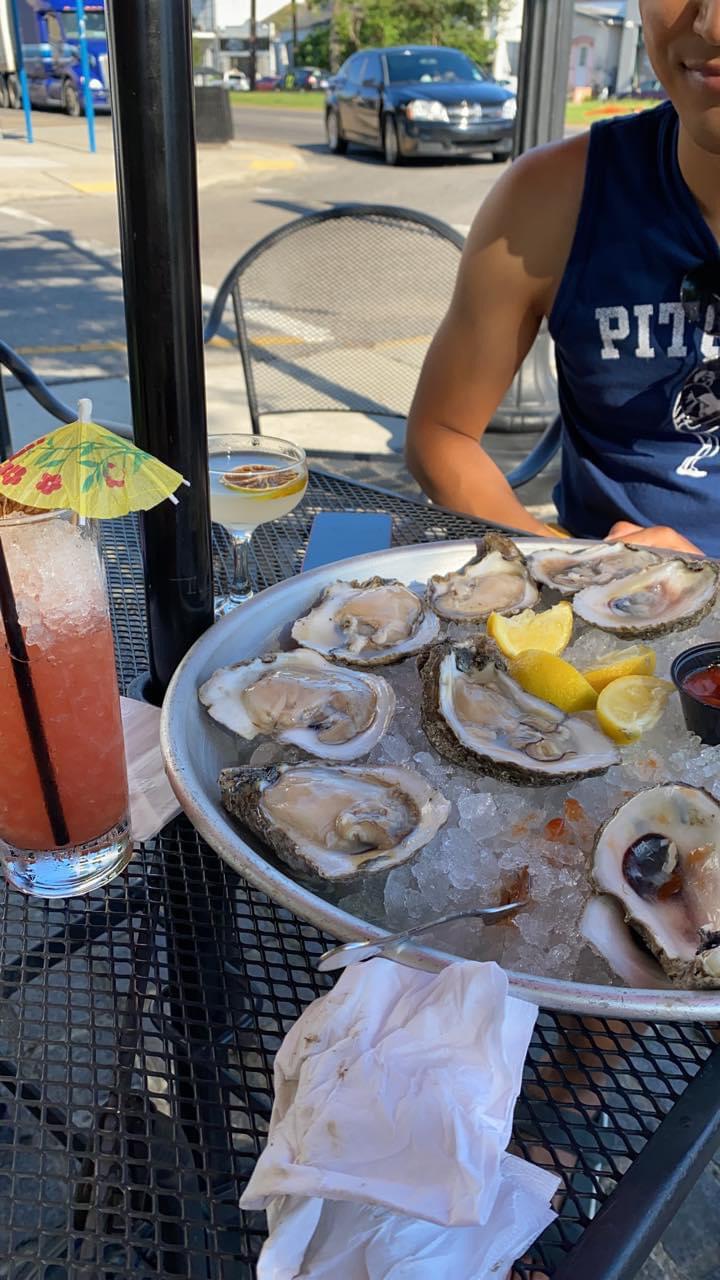 Happy Hour Oysters! r/FoodPorn