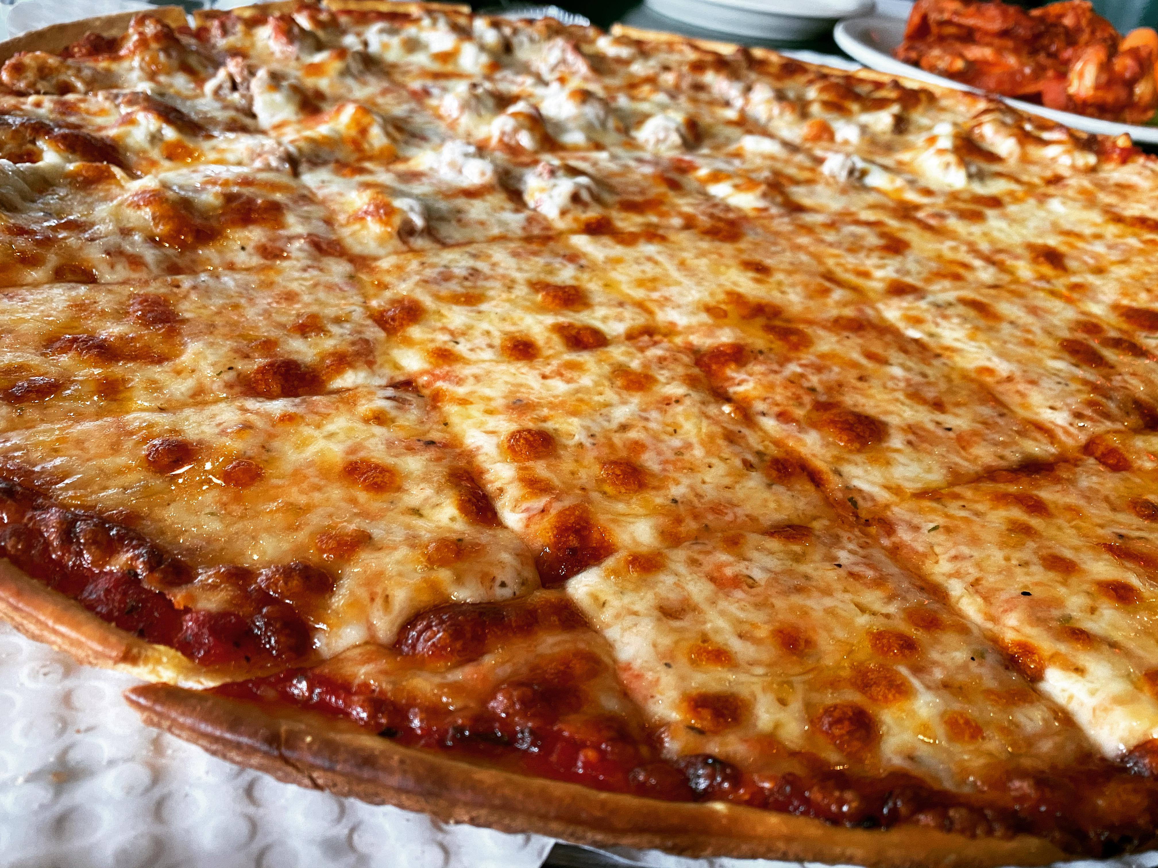 [I ate] a crispy thin crust tavern pizza r/food