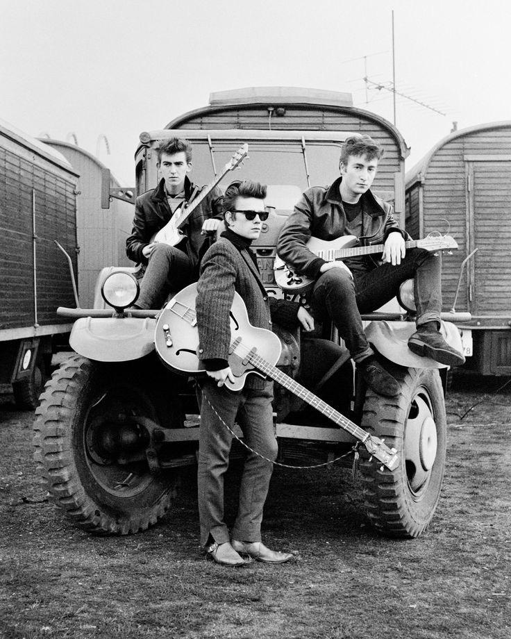 Stuart Sutcliffe(middle). Original bass guitarist of The Beatles. 1960 r/OldSchoolCool