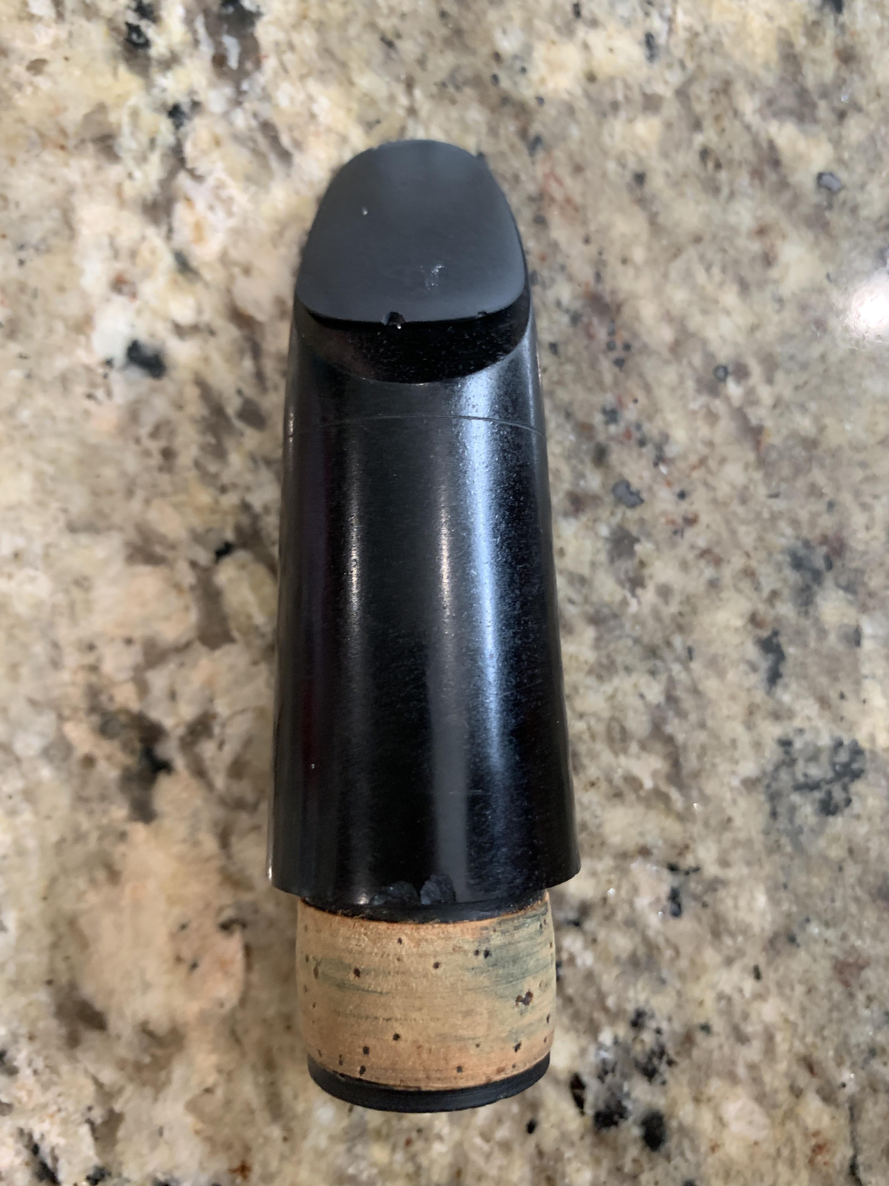 Does anyone know what brand of this mouthpiece is from? r