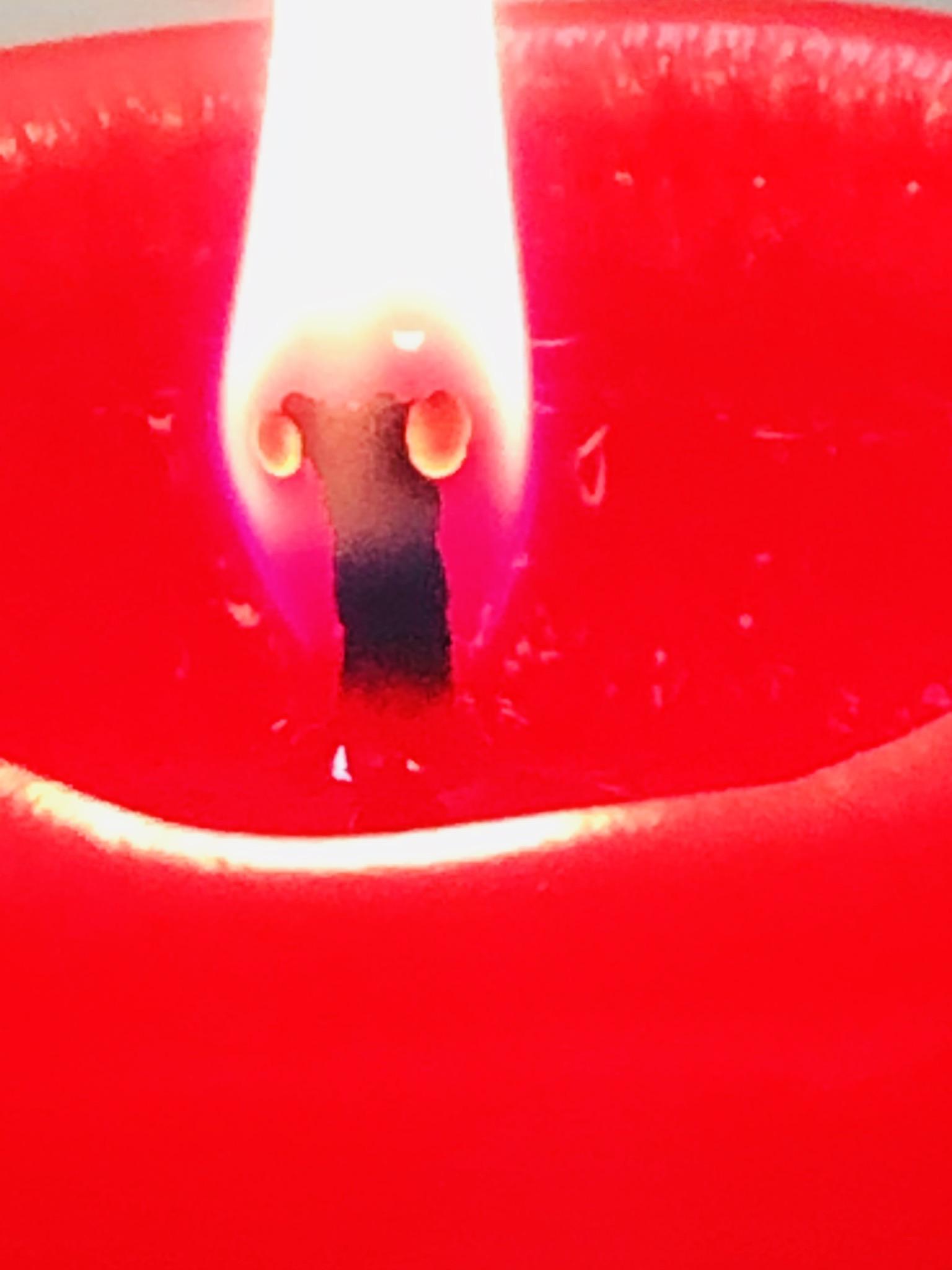 Candle Eyes r/Pareidolia