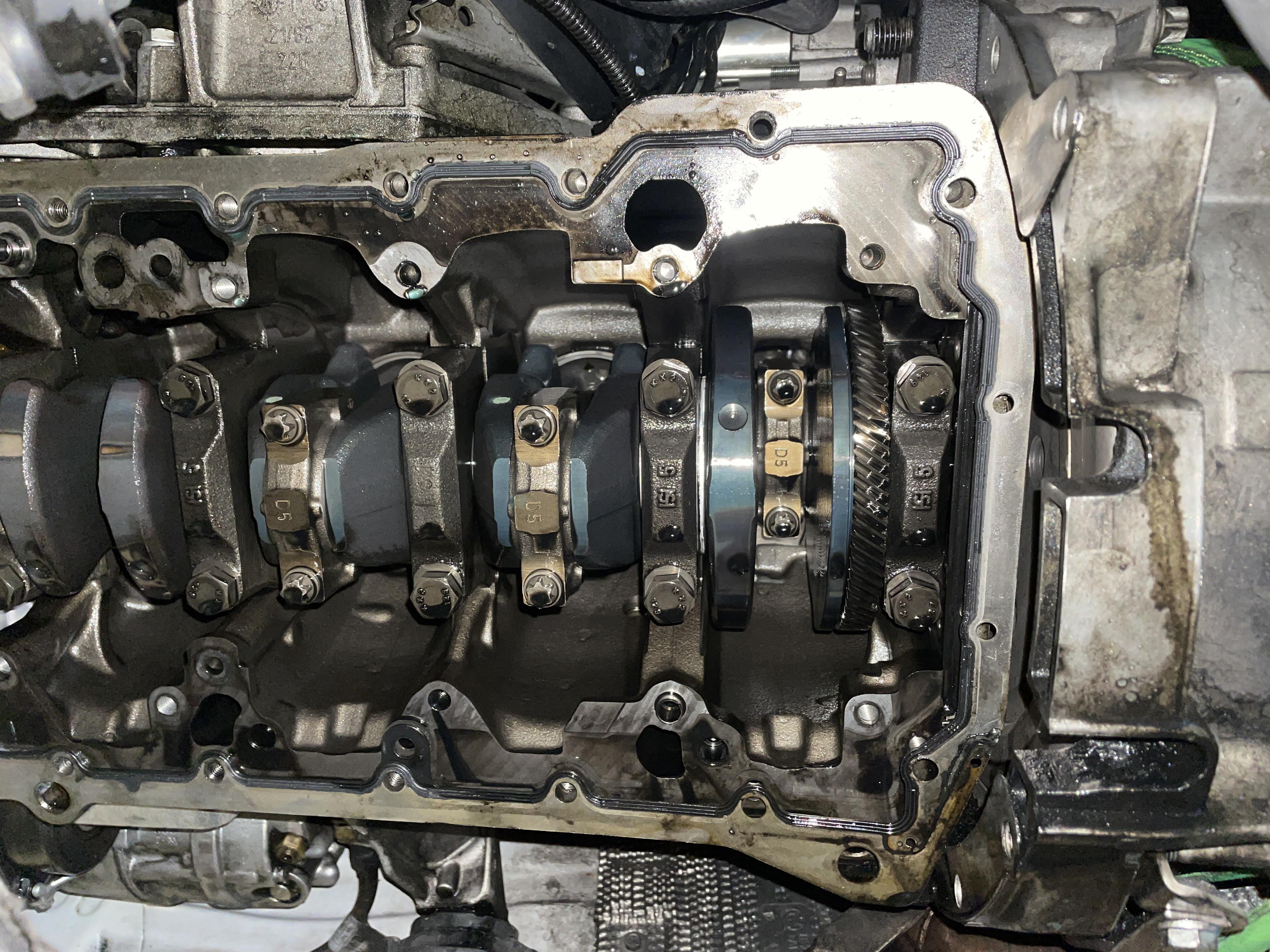 E46 Bluish crankshaft. Any ideas? r/BmwTech