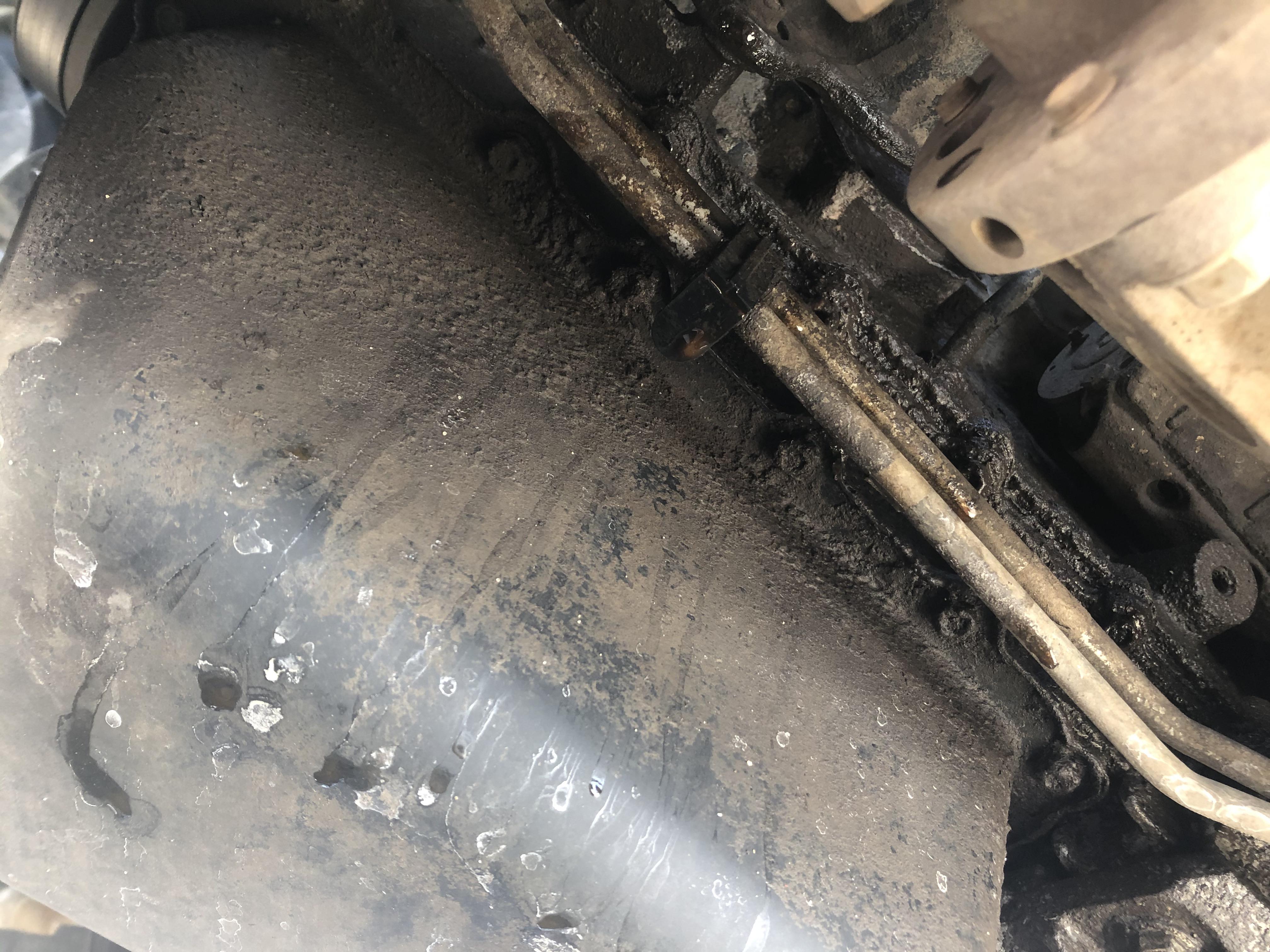 Me thinks my oil pan gasket needs replacing... r/Jeep
