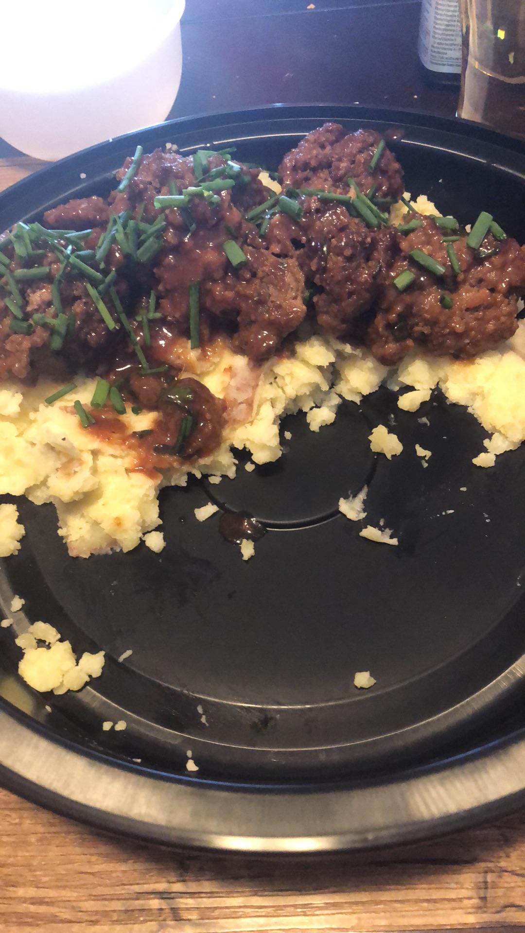 BBQ Beef Meatballs with Smashed Potatoes 🥔 4/4; disclaimer I don’t eat