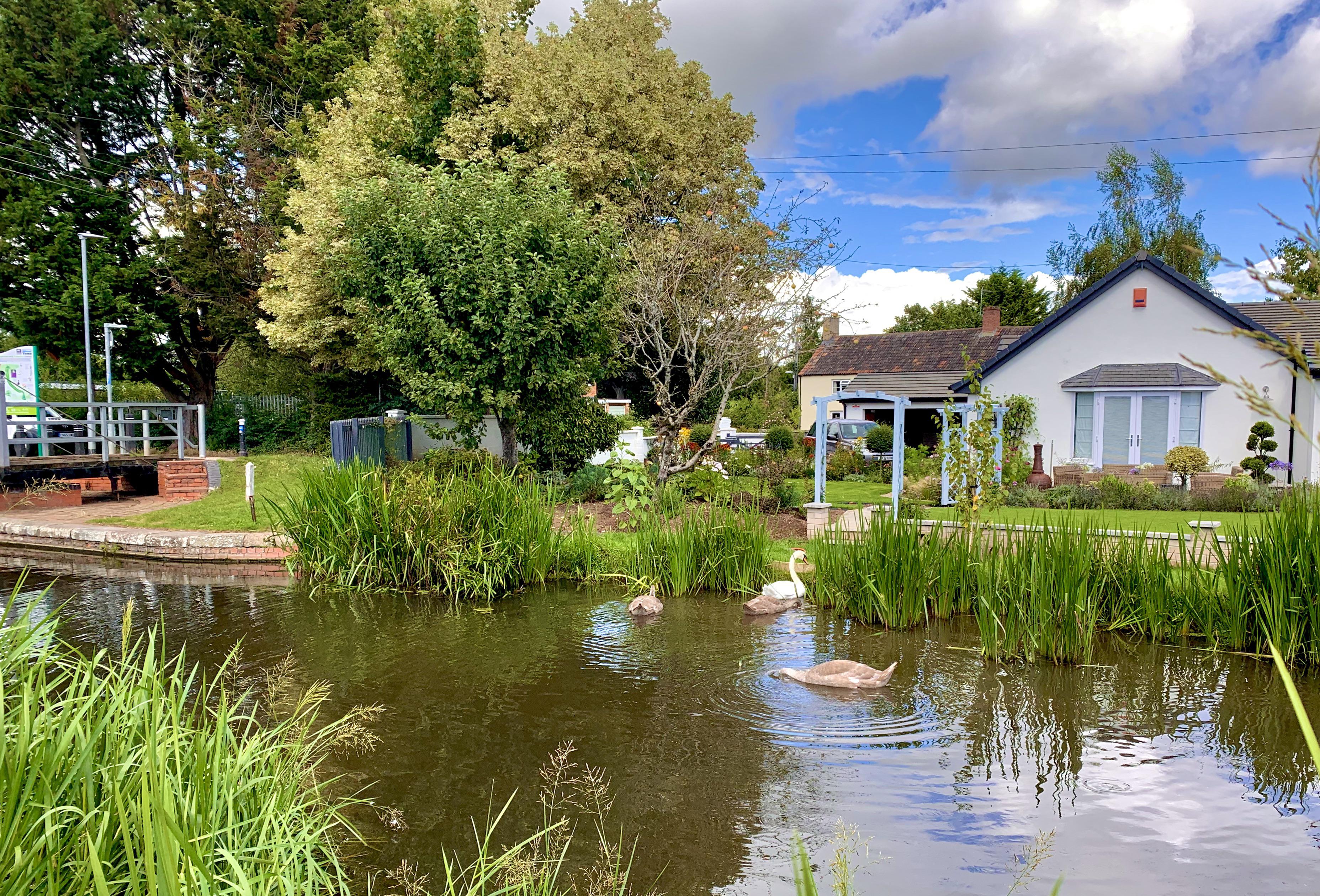 Canalside Cottage, Bridgwater & Taunton Canal, Somerset r/britpics