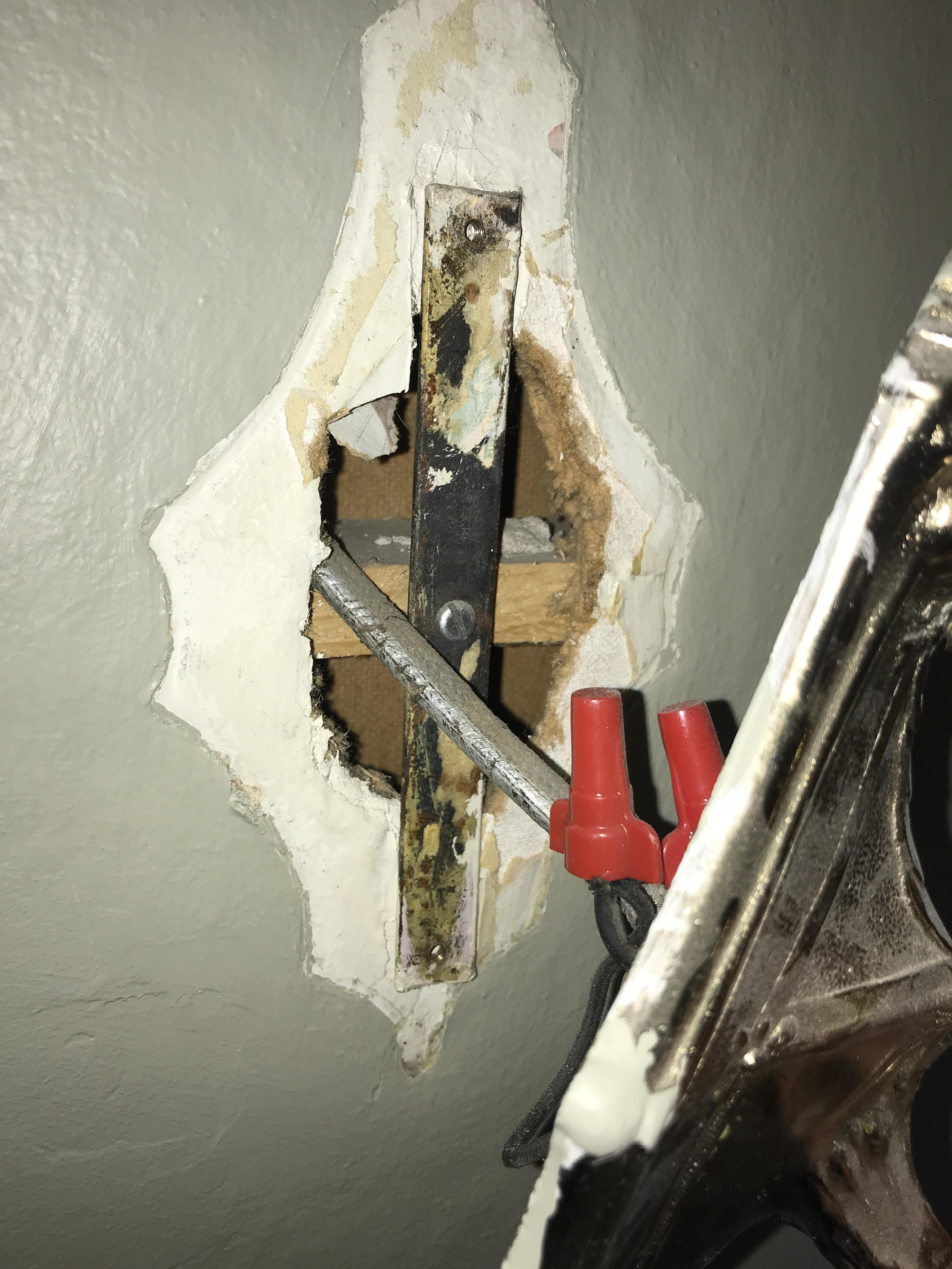 Wall sconce with no junction box r/askanelectrician