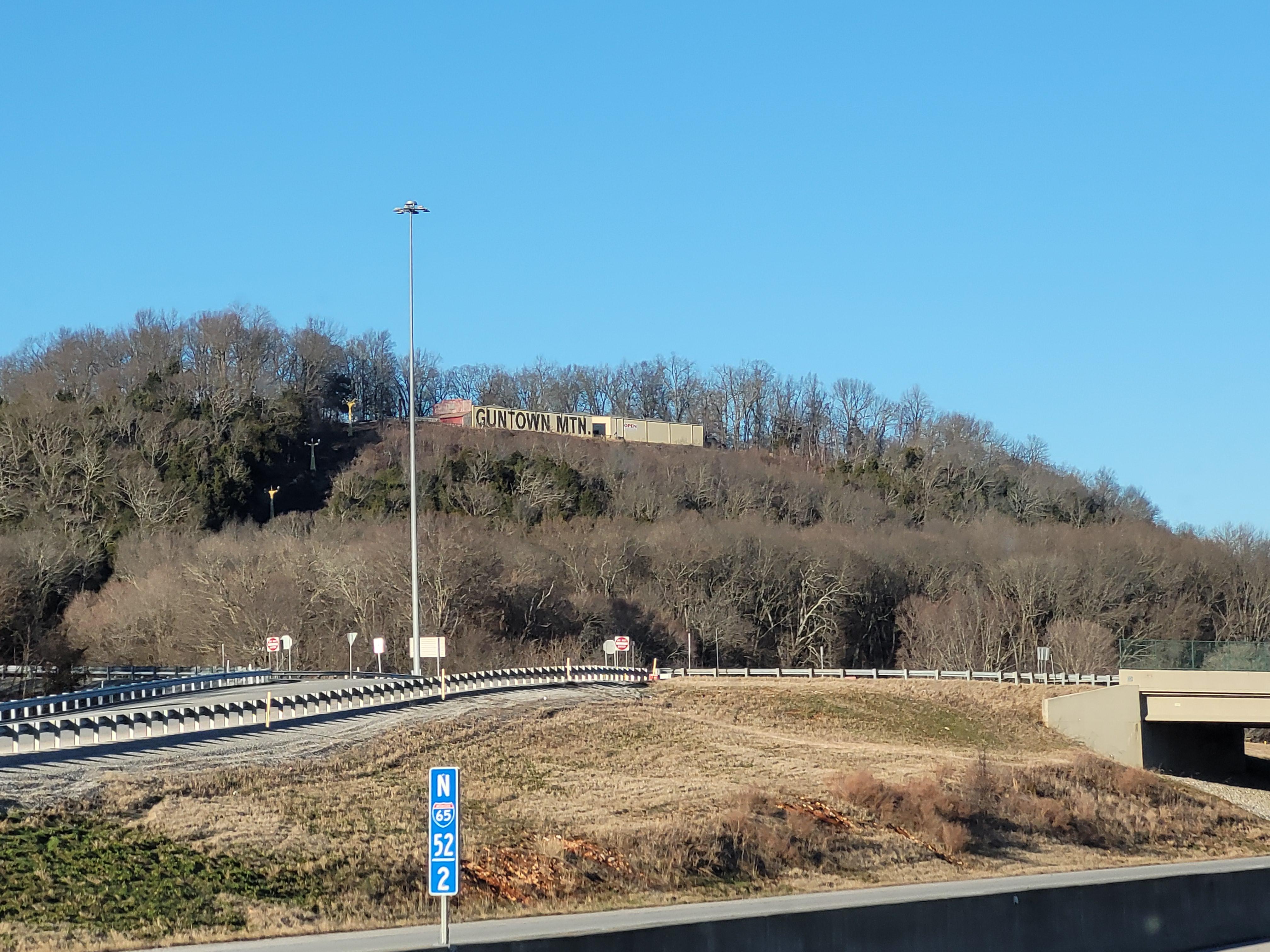 Guntown Mountain I65, Cave City, KY r/RidingShotgun