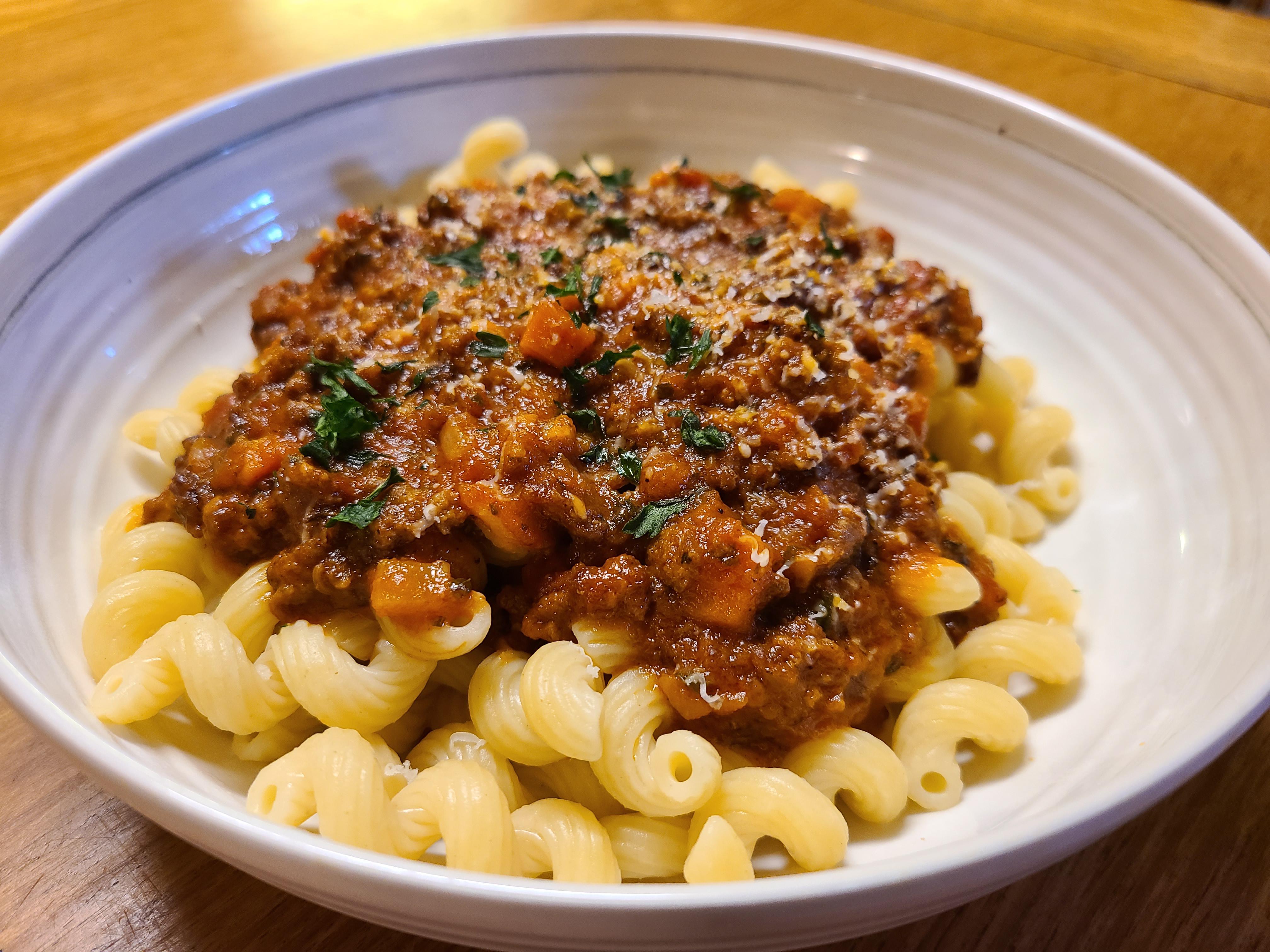 [Homemade] Bolognese sauce with Cavatappi noodles r/food