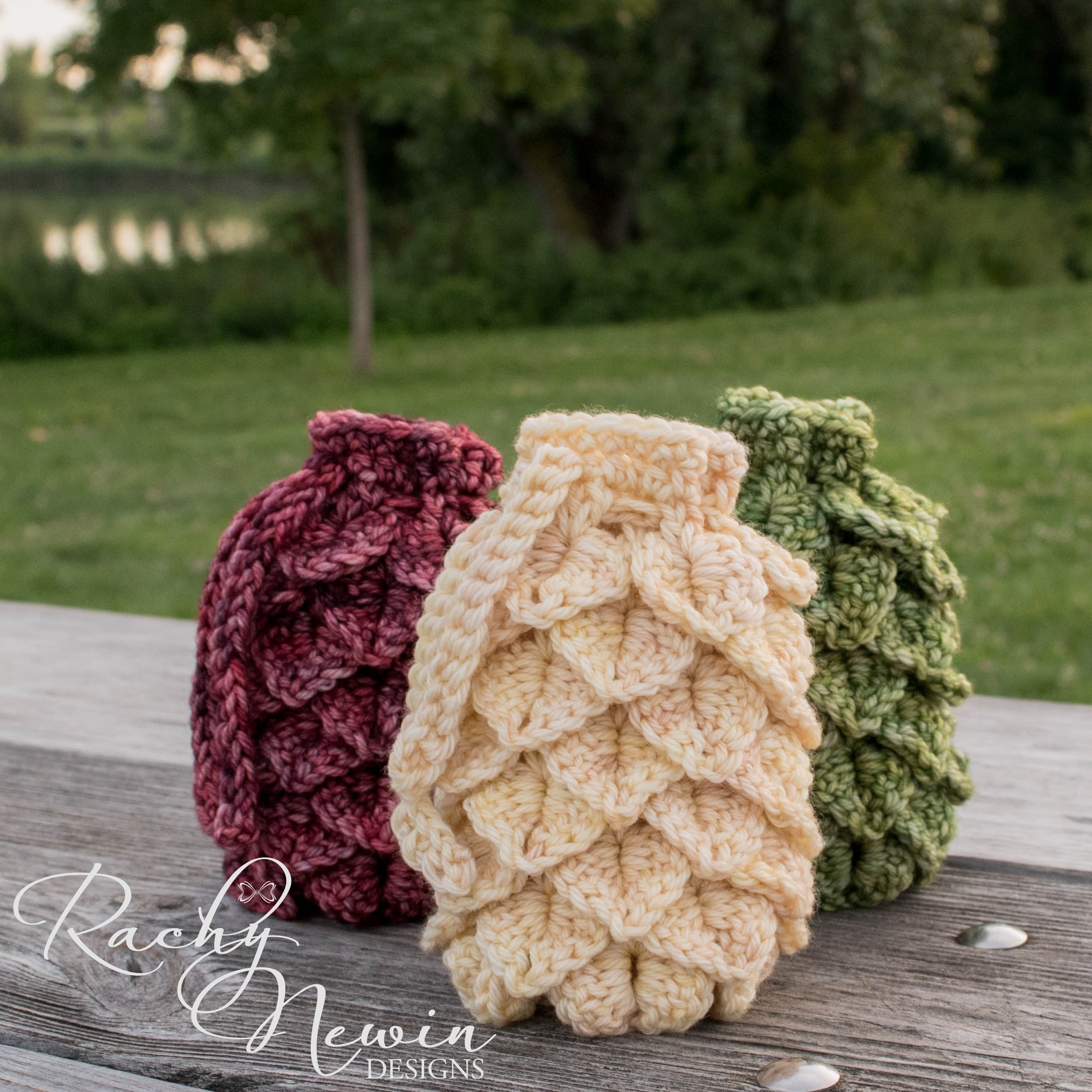 [no spoilers] I crocheted dragon egg dice bags with yarn custom dyed to