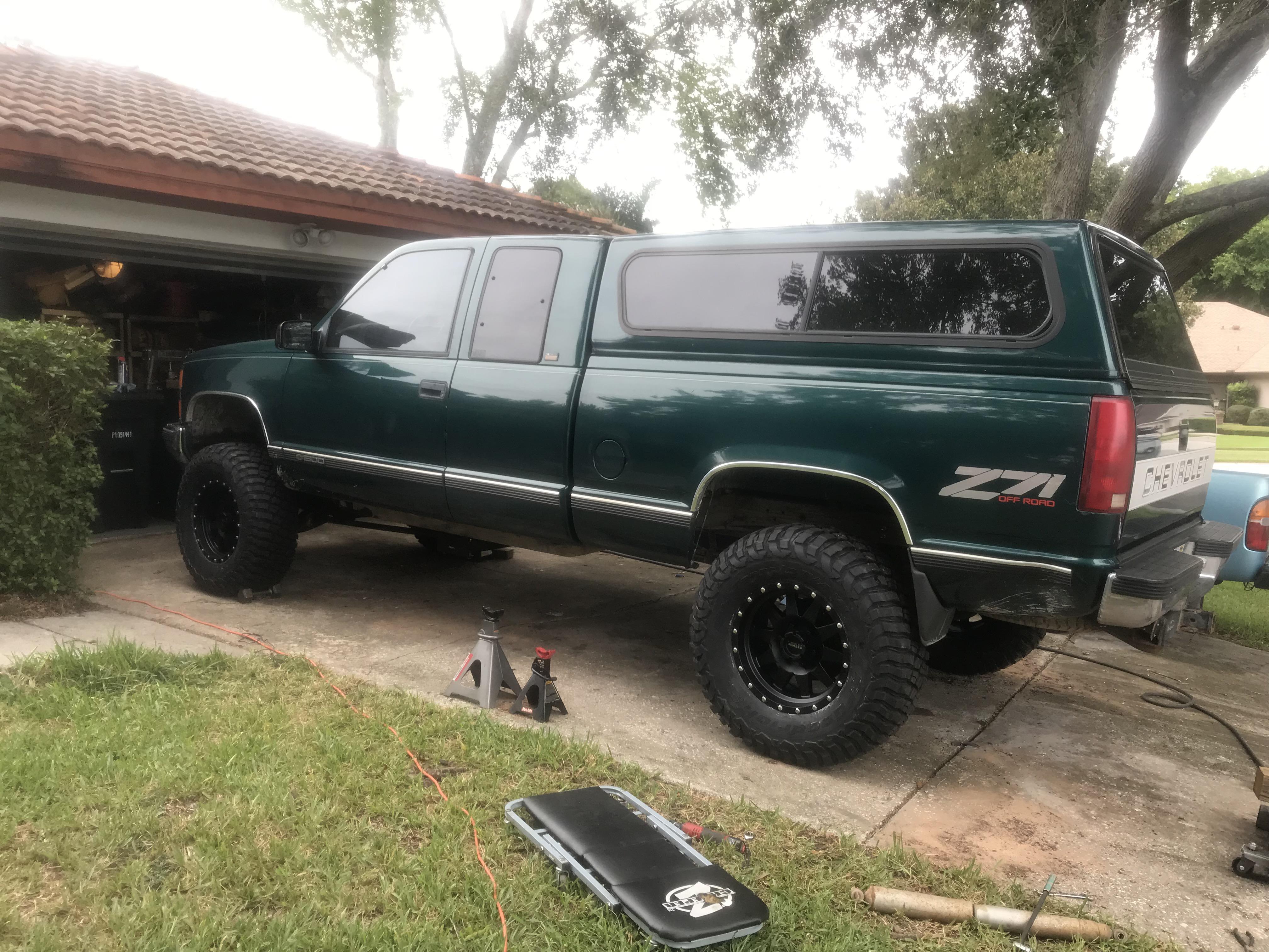 Just installed a lift, wheels, and tires on my K1500 today : r/GMT400