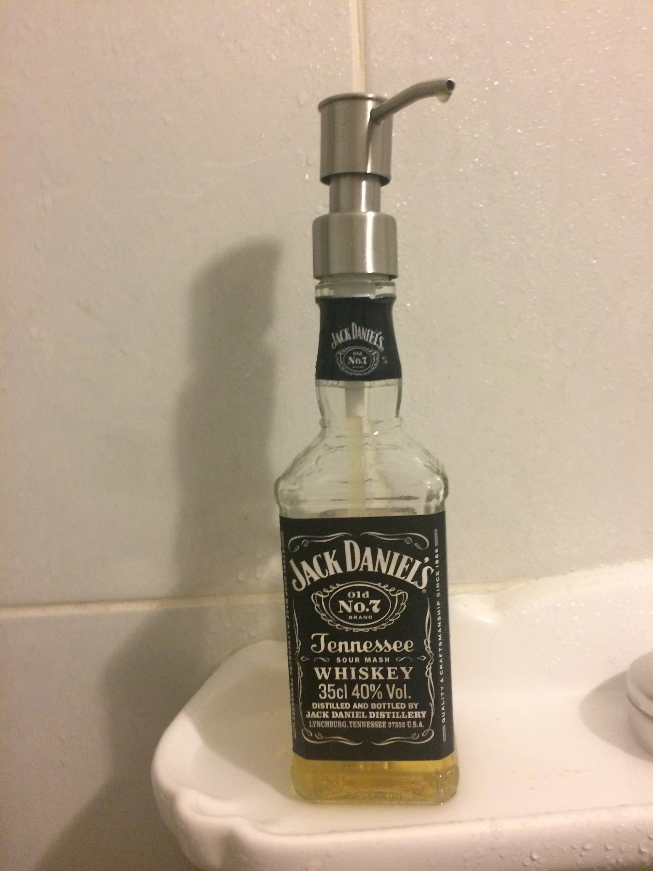 We enjoy our zeroplastic alternatives for holding homemade shampoo