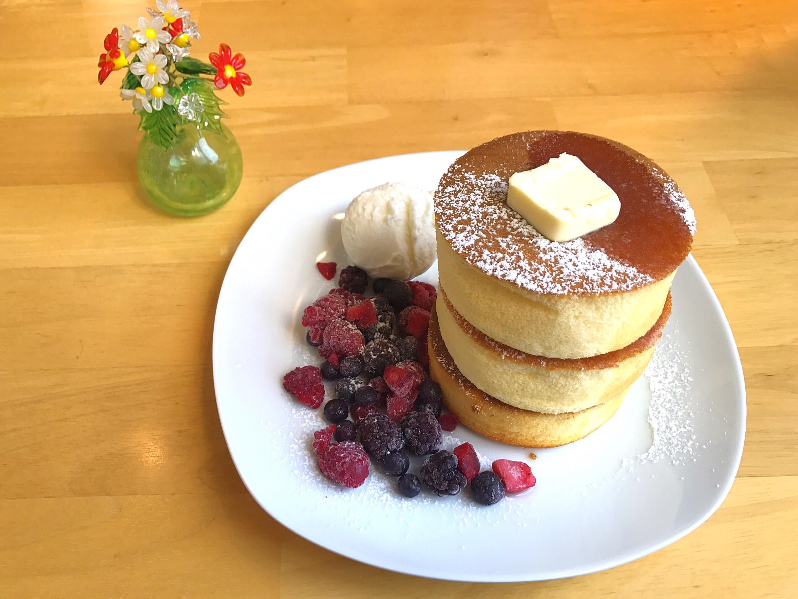 [I ate] Super fluffy Japanese pancakes, with vanilla ice cream and