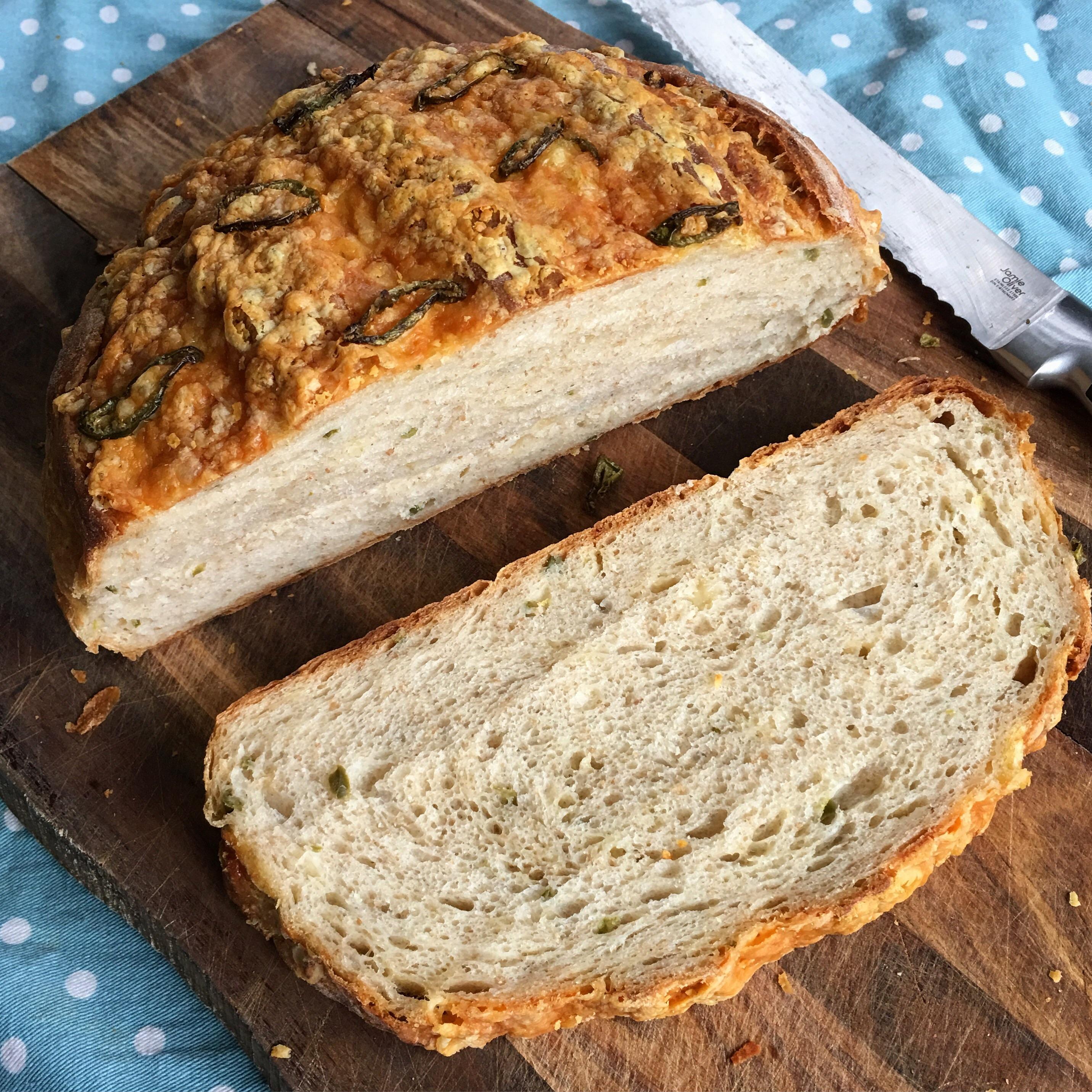 Jalapeño & Cheddar Dutch Oven Bread r/Breadit