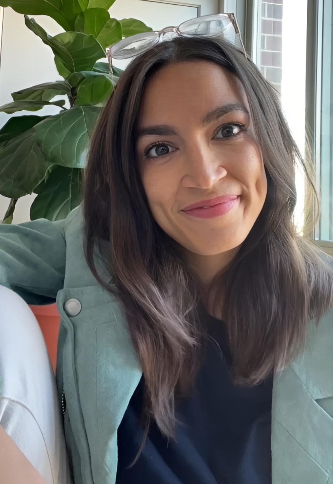 I love beautiful mommy AOC watching me while I beat off r/AOCisMommy(02)