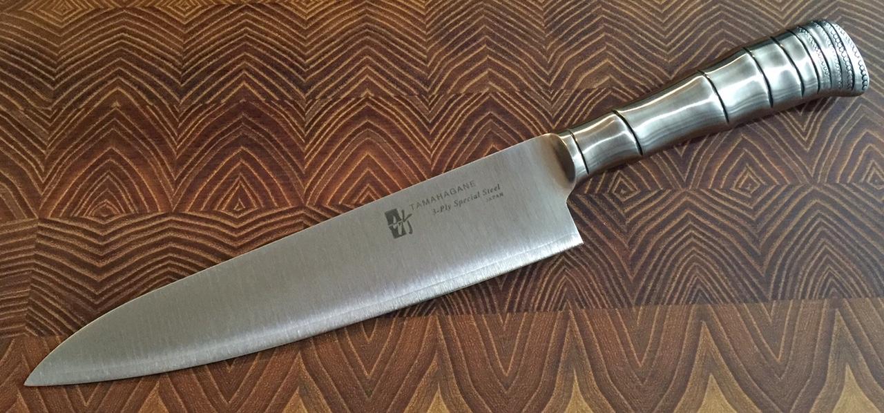 As a beginner i just bought my first "real" knife. It seems sharp and