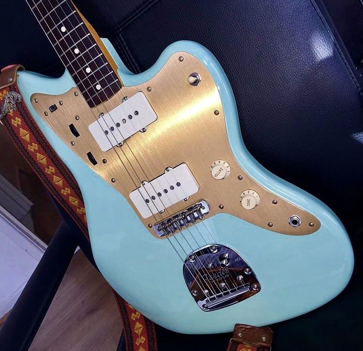 Fender Classic 60s Jazzmaster lacquered w/ new anodised gold pickguard