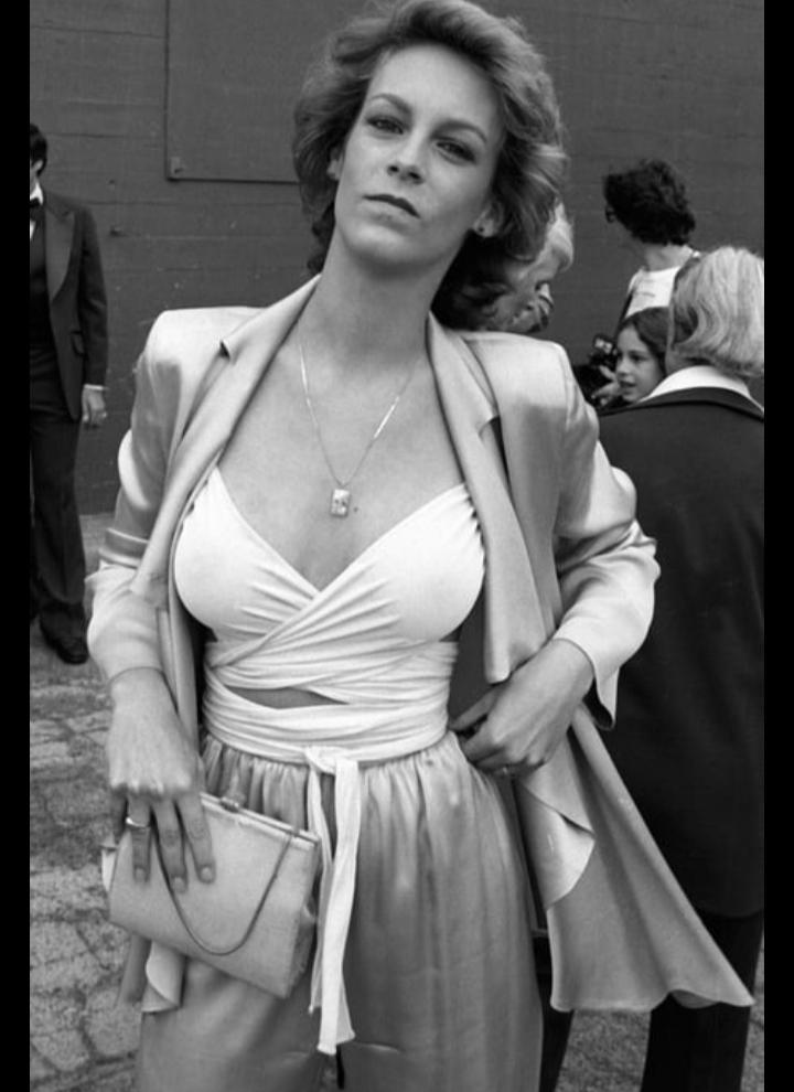 🔞circa 1979 | Jamie Lee Curtis NUDE | | CelebrityNakeds.com