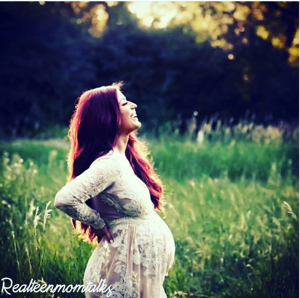Another pic of Chelsea’s maternity shoot. 😍 r/TeenMomOGandTeenMom2