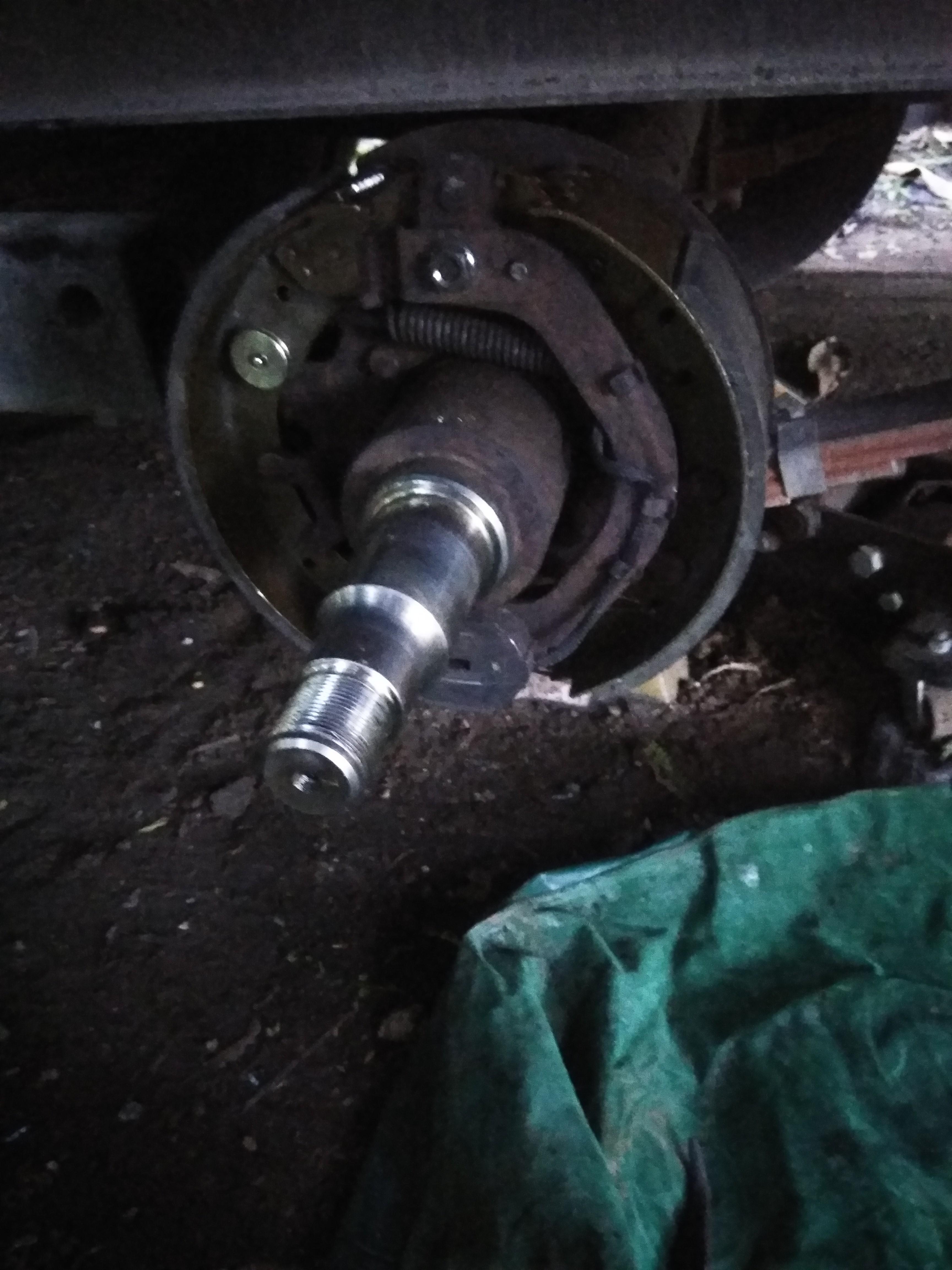 What kind of brakes are these? (Gooseneck trailer) r/Whatisthis