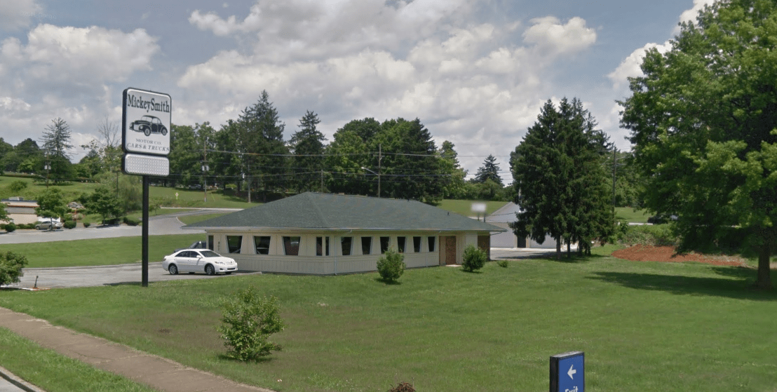 Former Pizza Hut is now a used car lot. Kingsport, TN r/NotFoolingAnybody