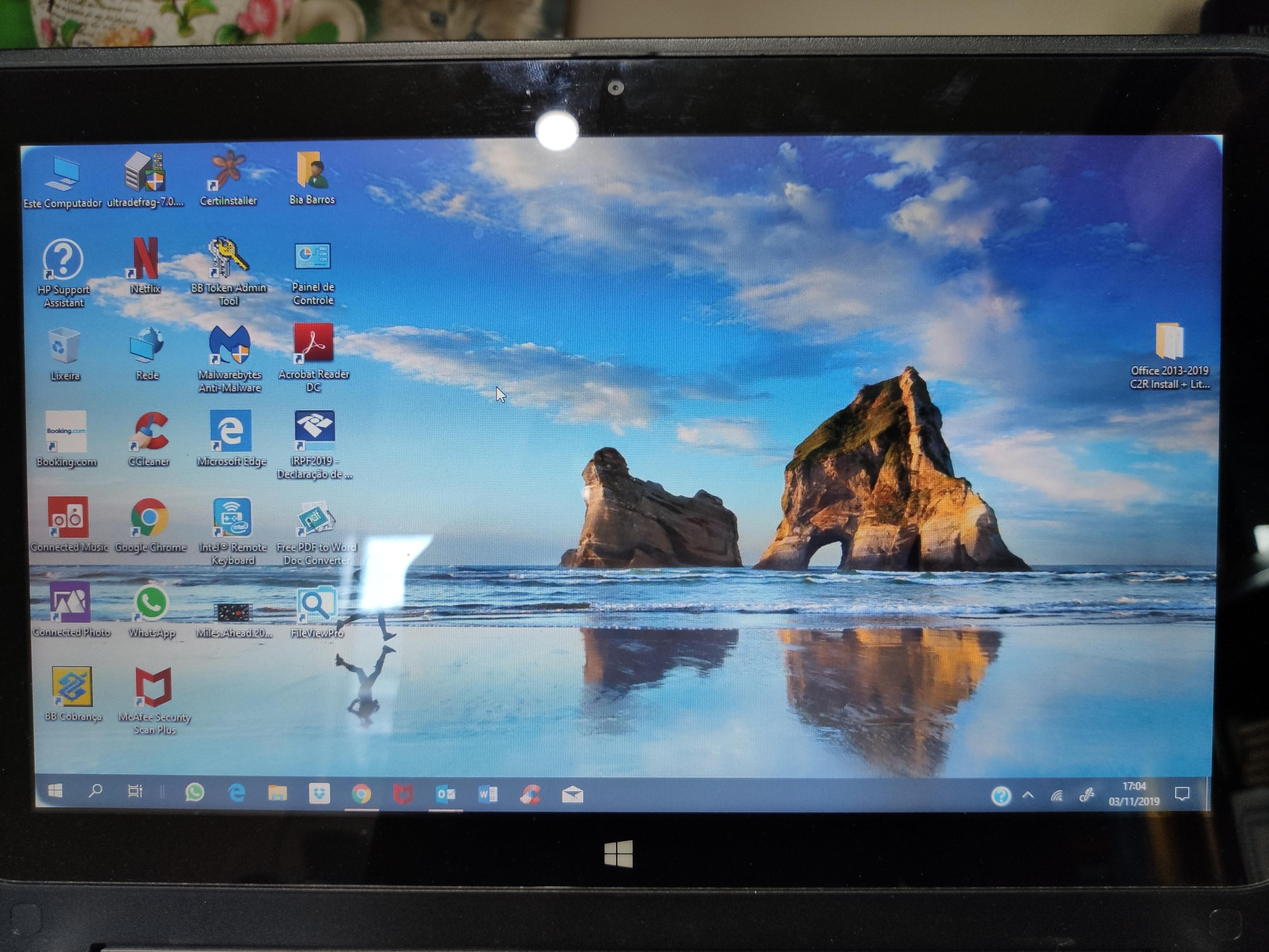 White corners on HP pavillion laptop's lcd screen. What should I expect