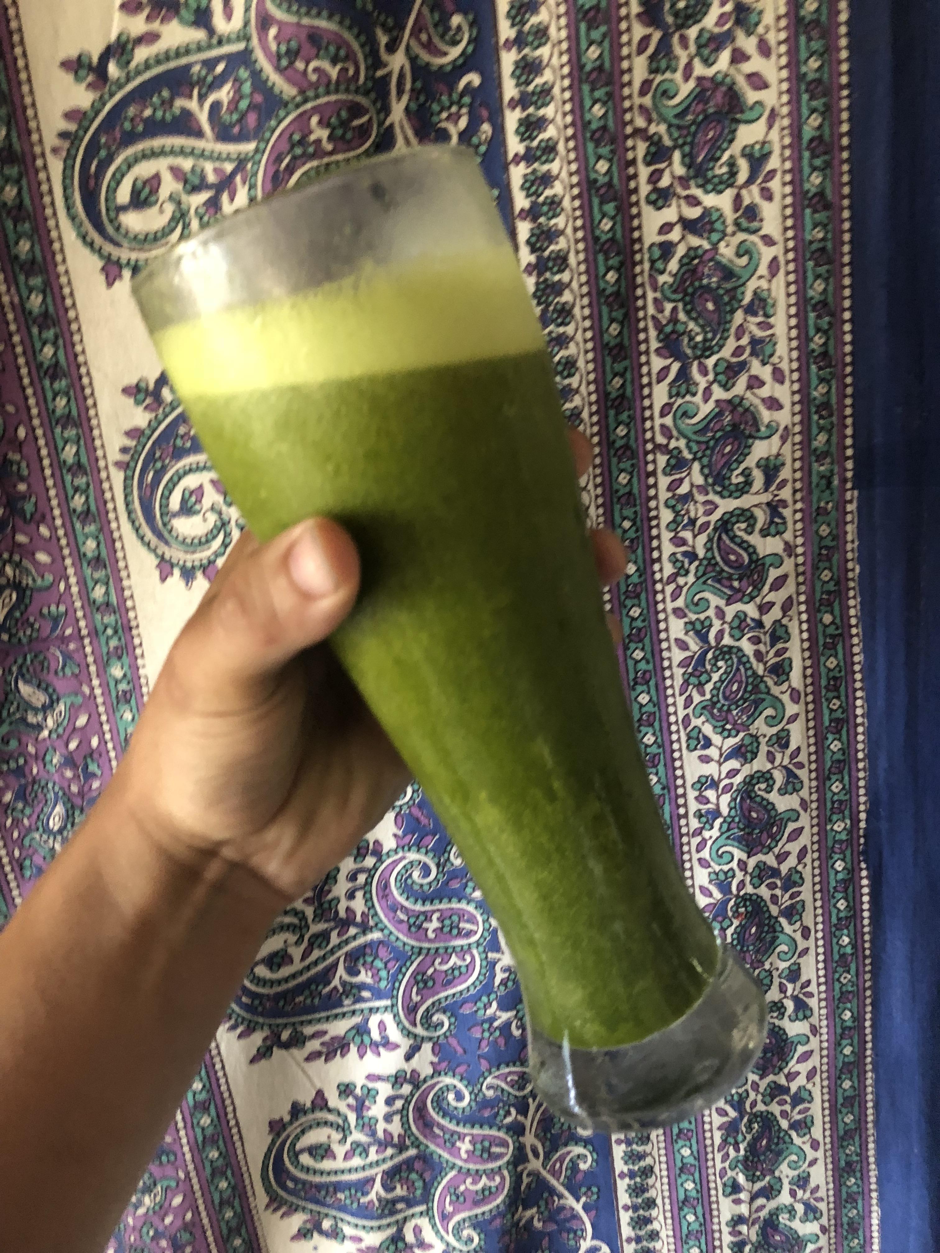 Prickly pear juice,banana,collard green and ice r/HealthyFood