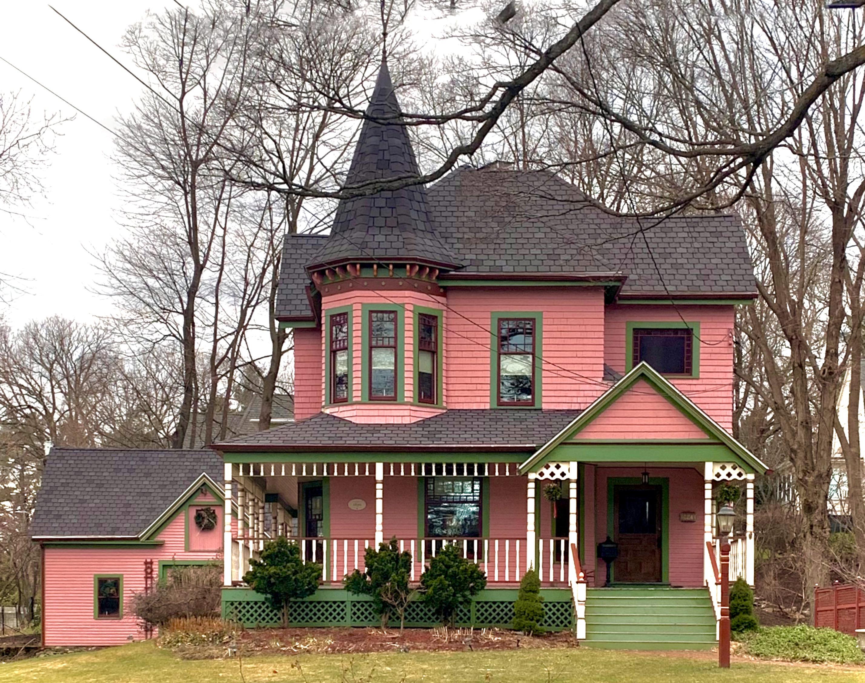 My favorite doll house in Newton, MA. r/Houseporn