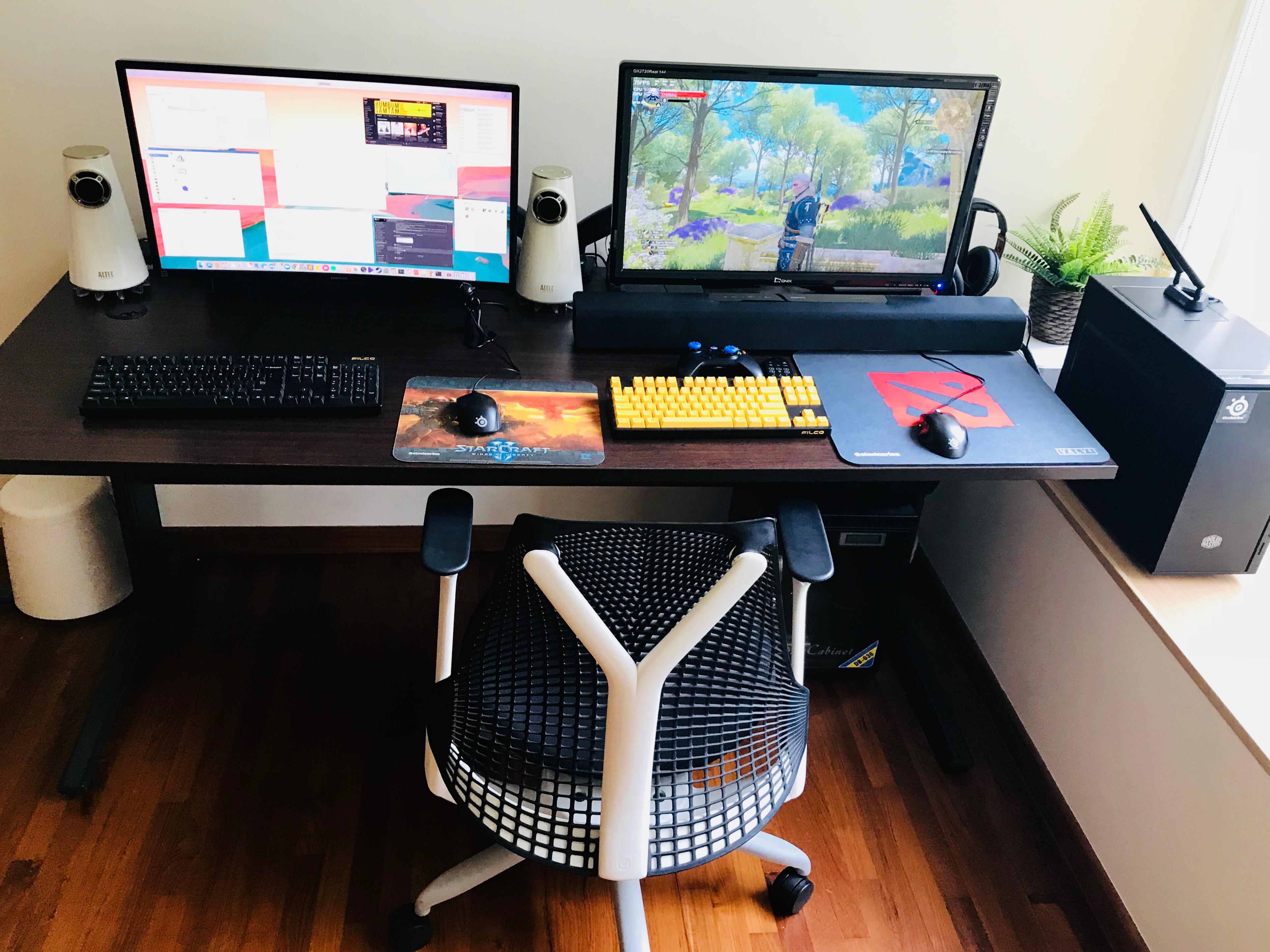 My simple gaming / work setup. r/battlestations
