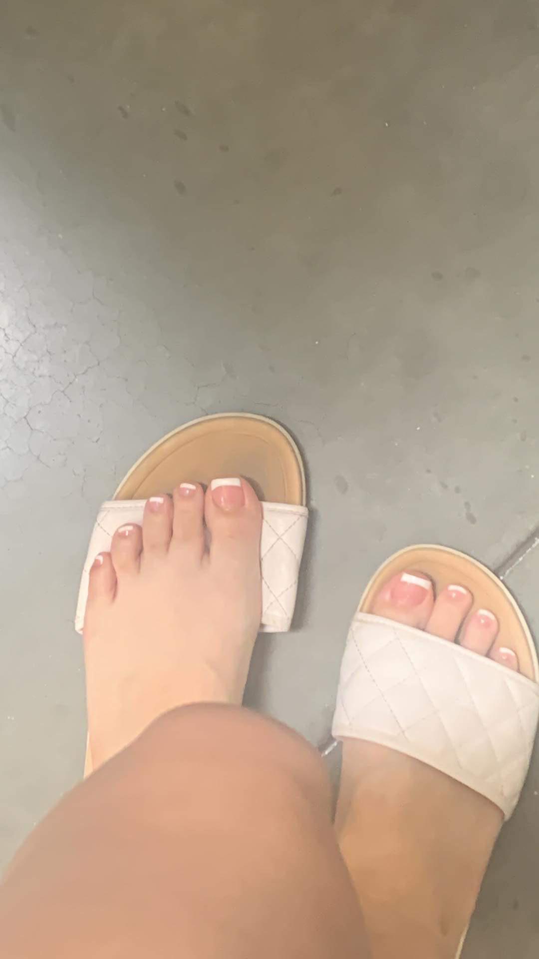just got my feet done 🥰 r/Feetishh