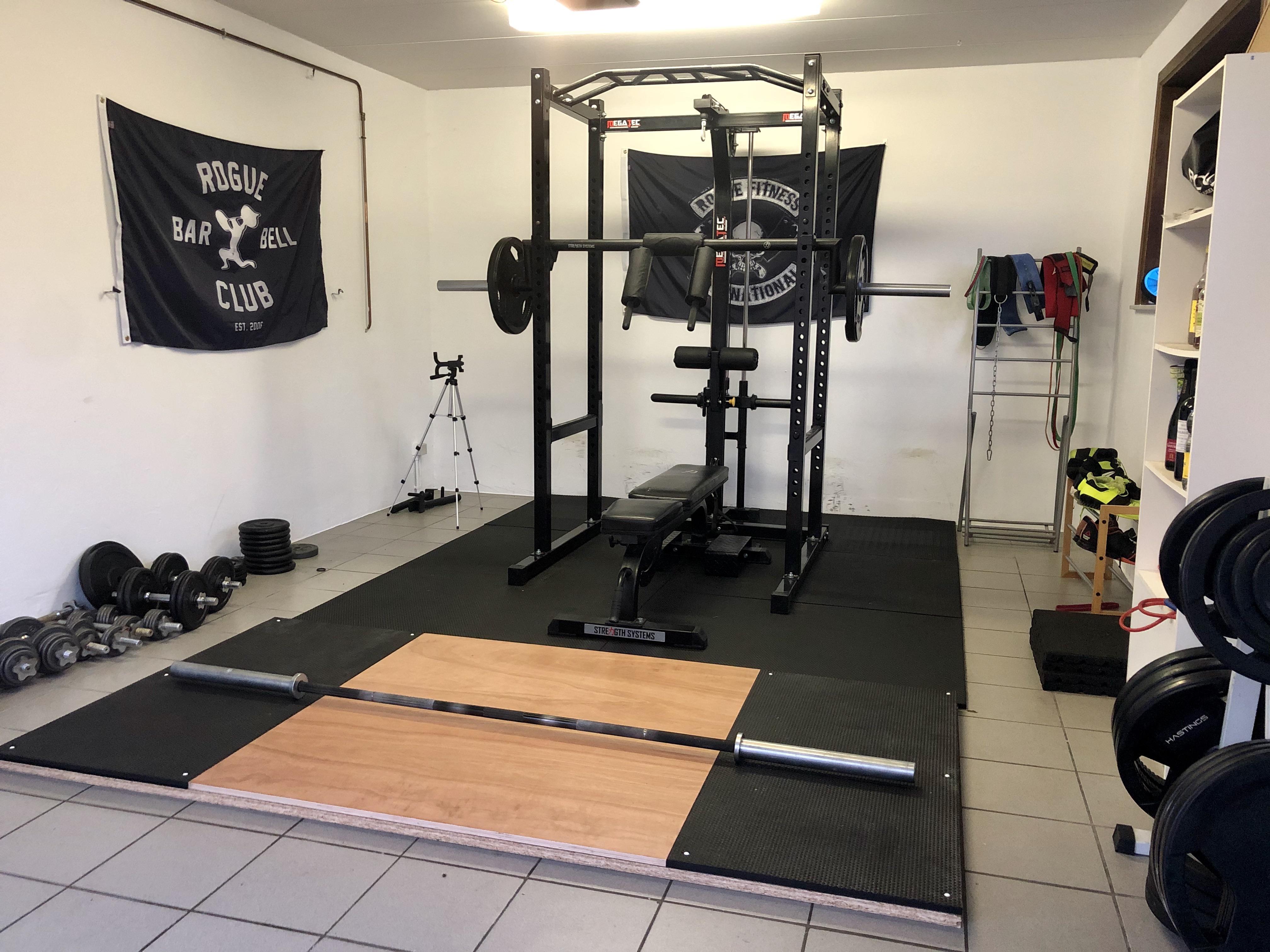 My powerlifting gym! 🇧🇪 homegym