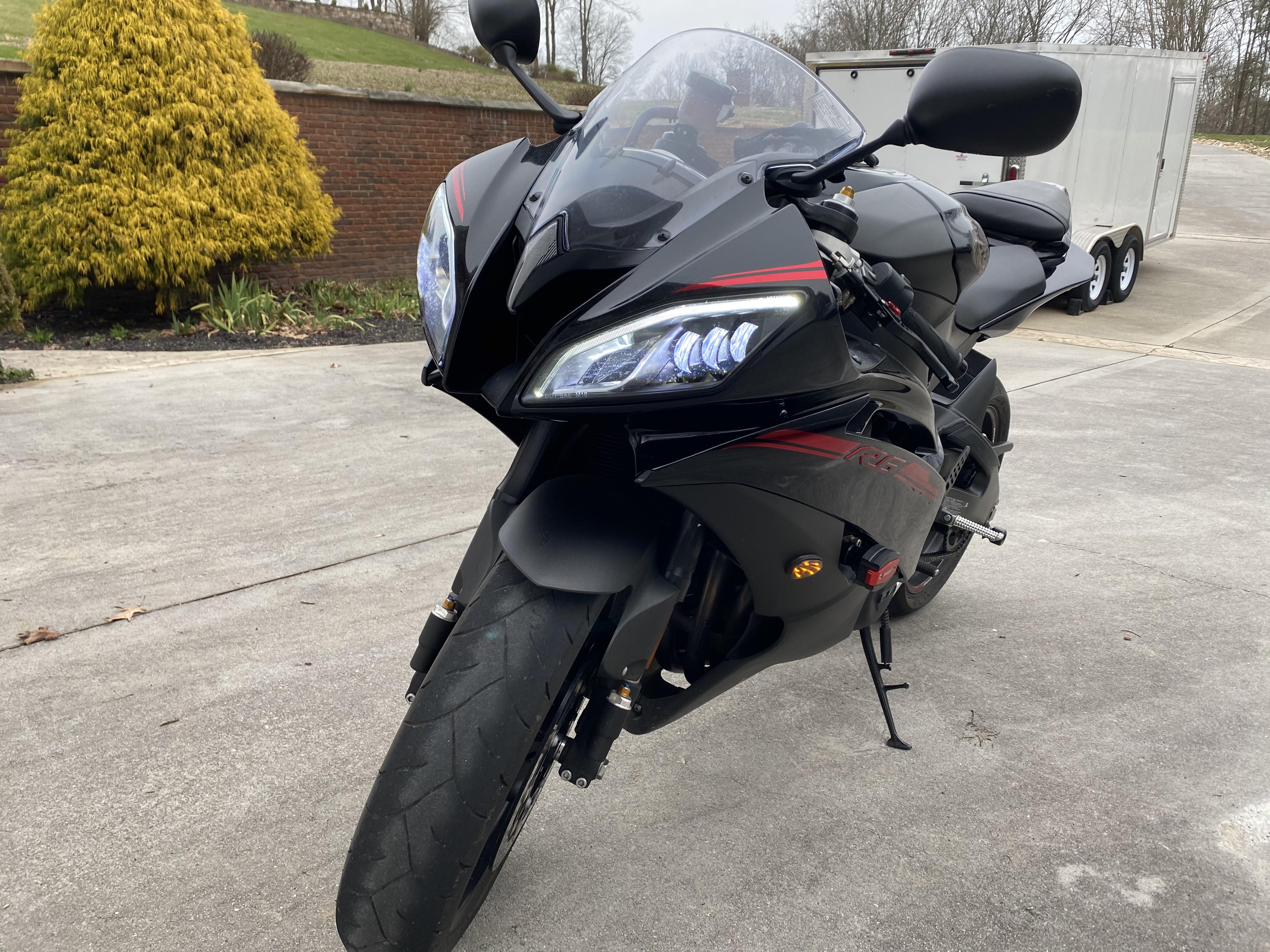 I love the r6. This is my 2nd motorcycle, and I’ve had it for a few