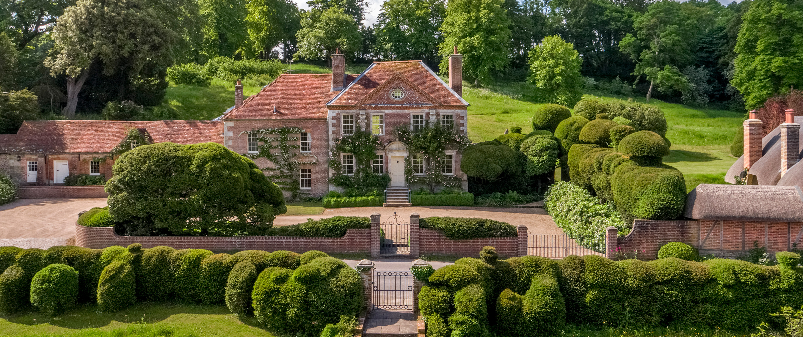 Reddish House, Wiltshire, England r/ArchitecturalRevival