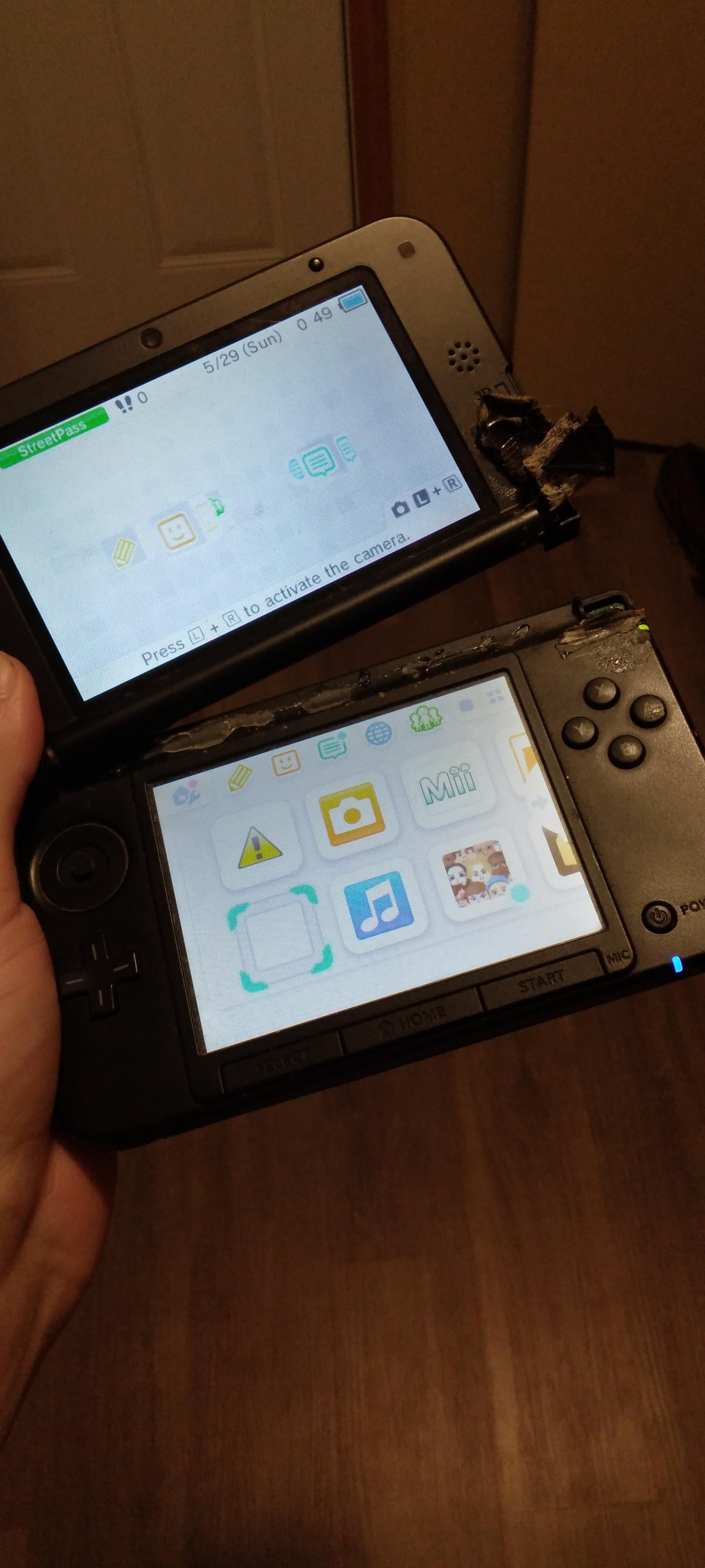 Found my Original 3Ds xl in my closet after years and still working r