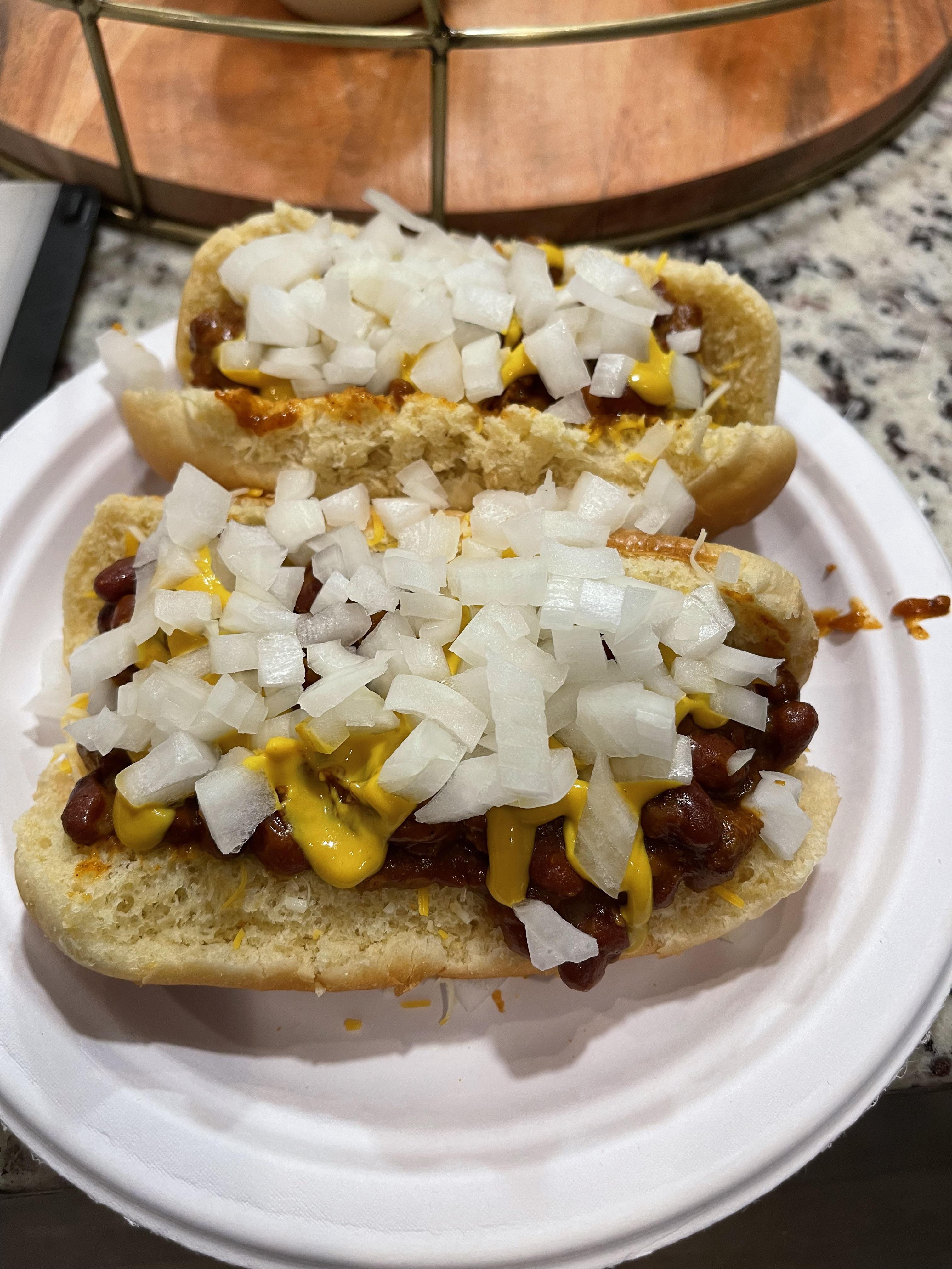 A little chilli with my onion dogs for dinner. r/OnionLovers