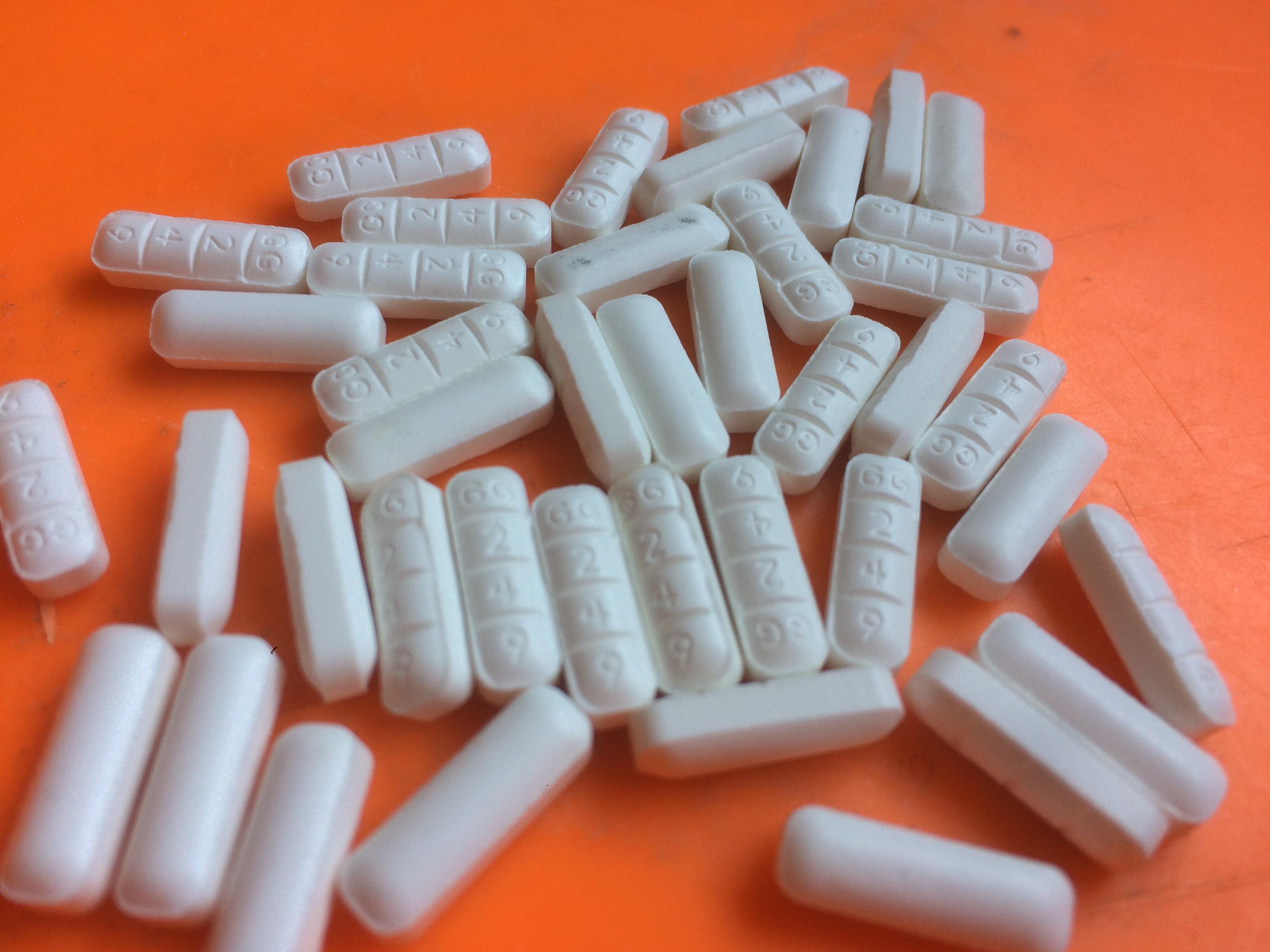 From my experience the Sandoz Xanax 2 mg bars are distinctively