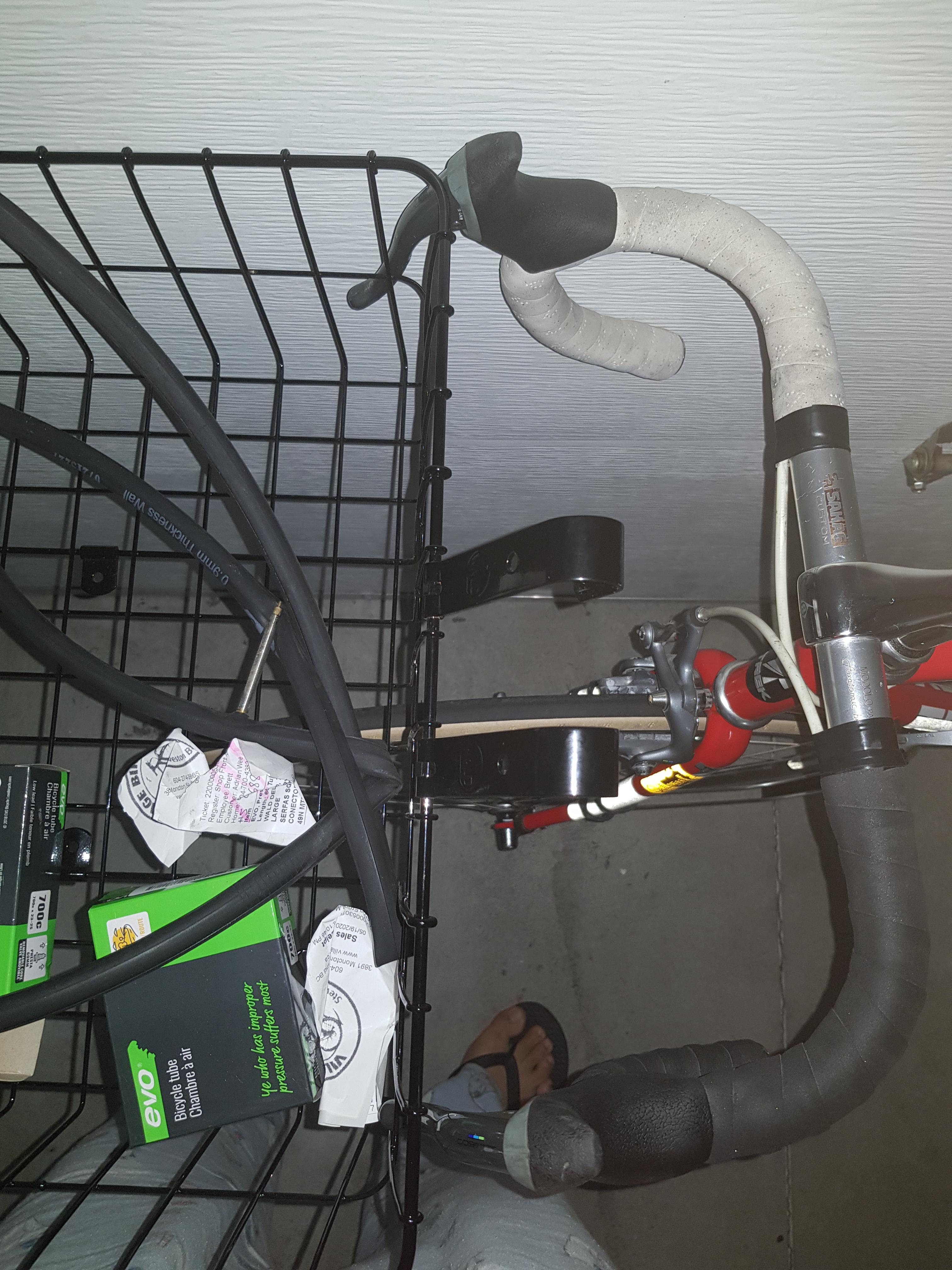 Im having a hard time putting this wald 139 basket on my bike, the