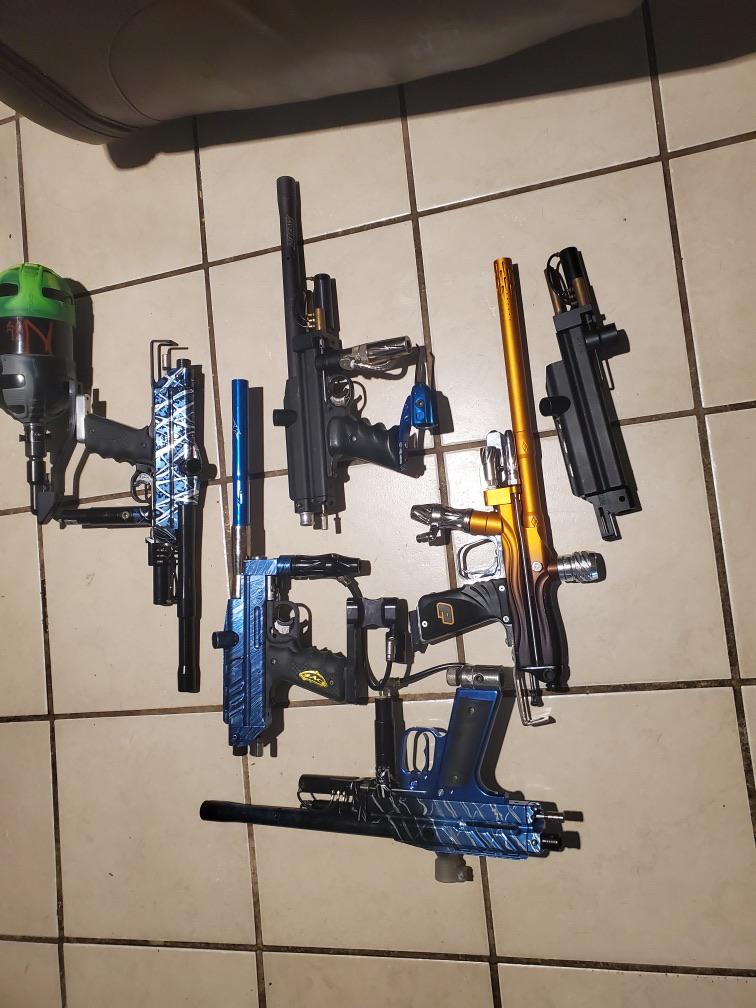 Found a guy on Craigslist with a ton of guns. This is just his cockers
