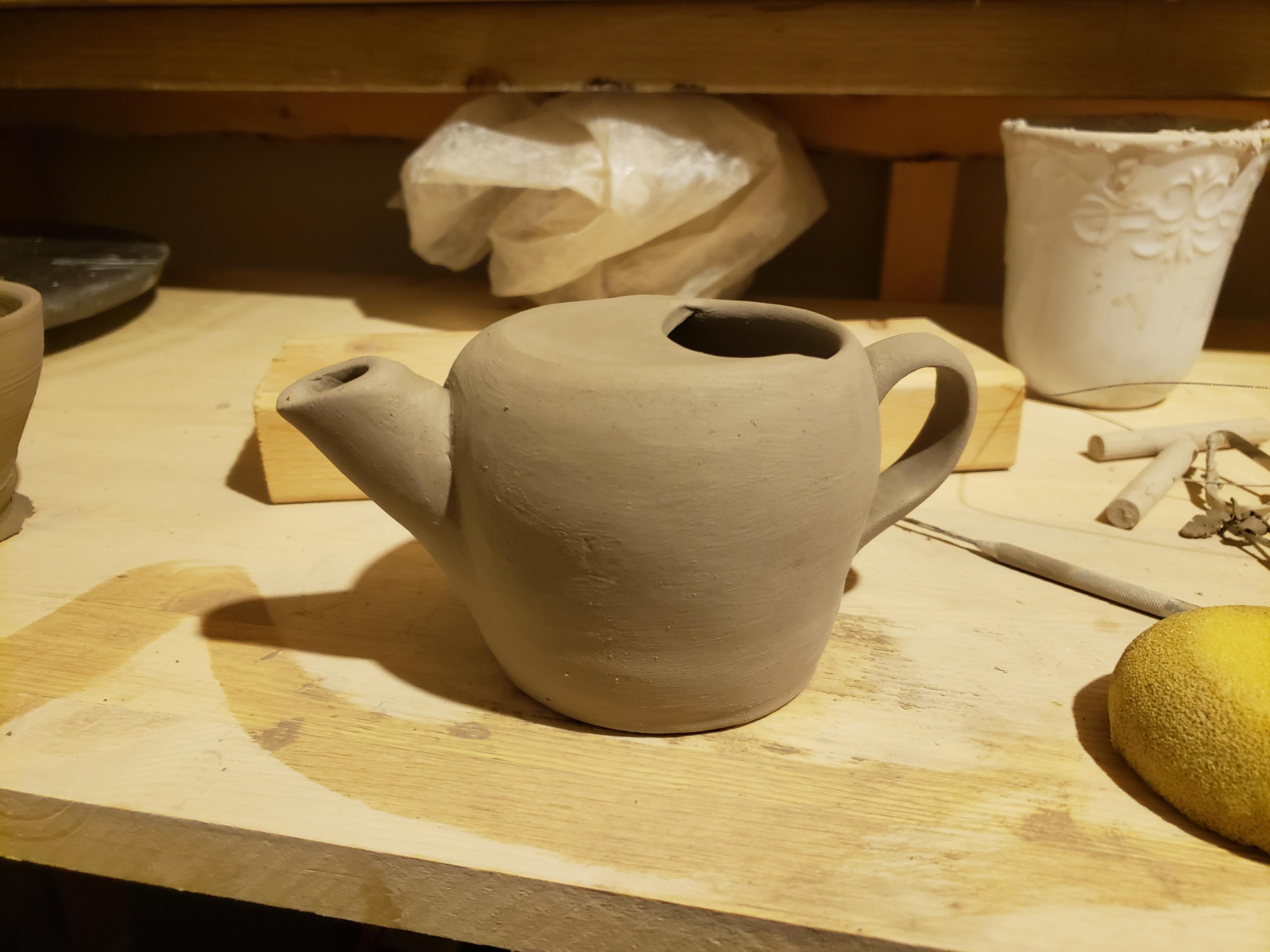 My first teeny teapot! r/Pottery