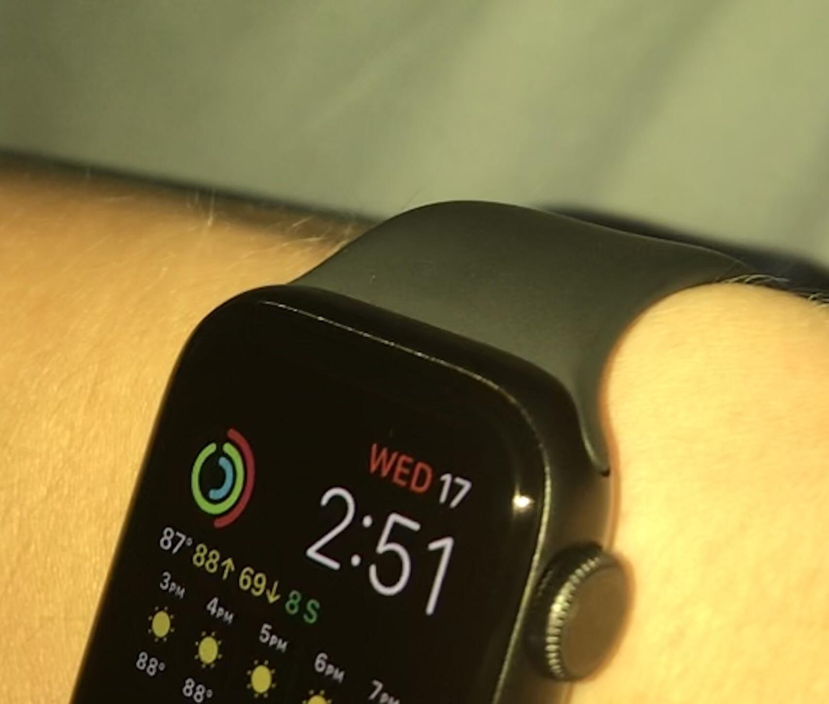 Dust in cracks of screen and ceramic bottom... Do your watches have