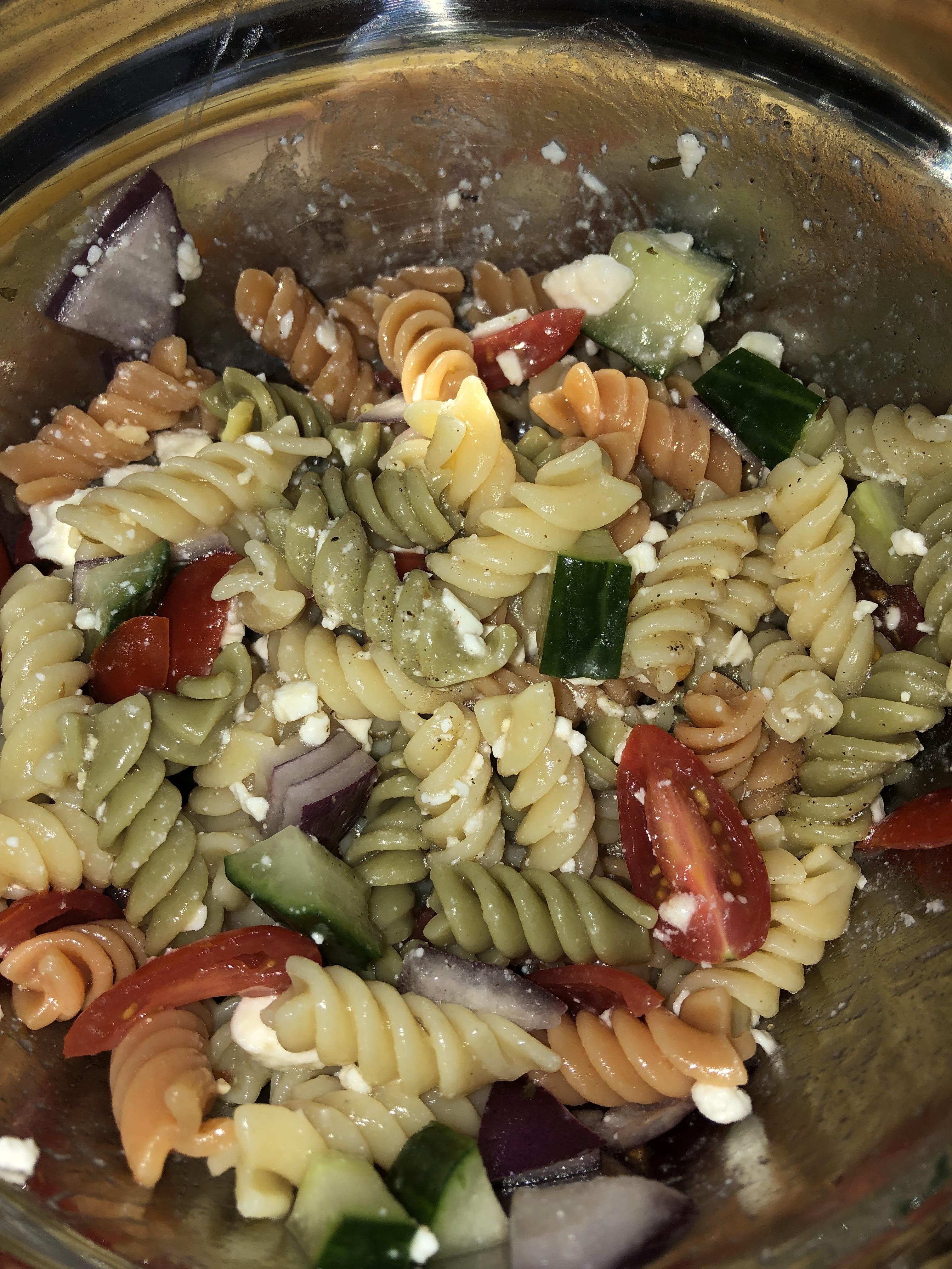 Big bowl of pasta salad. It is so filling and only 308 calories. r